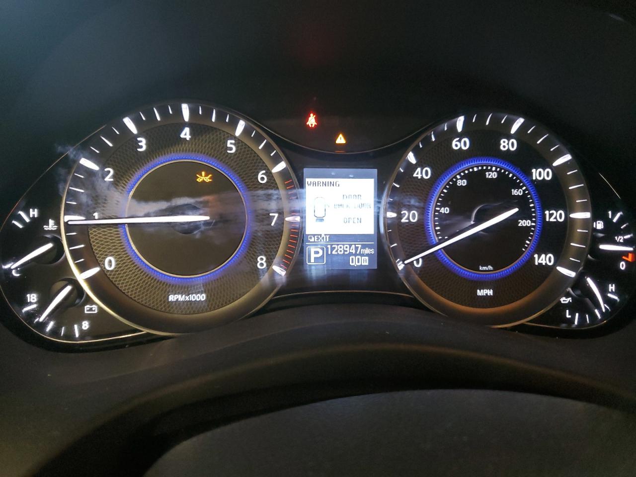2015 Infiniti QX80 - Image 9