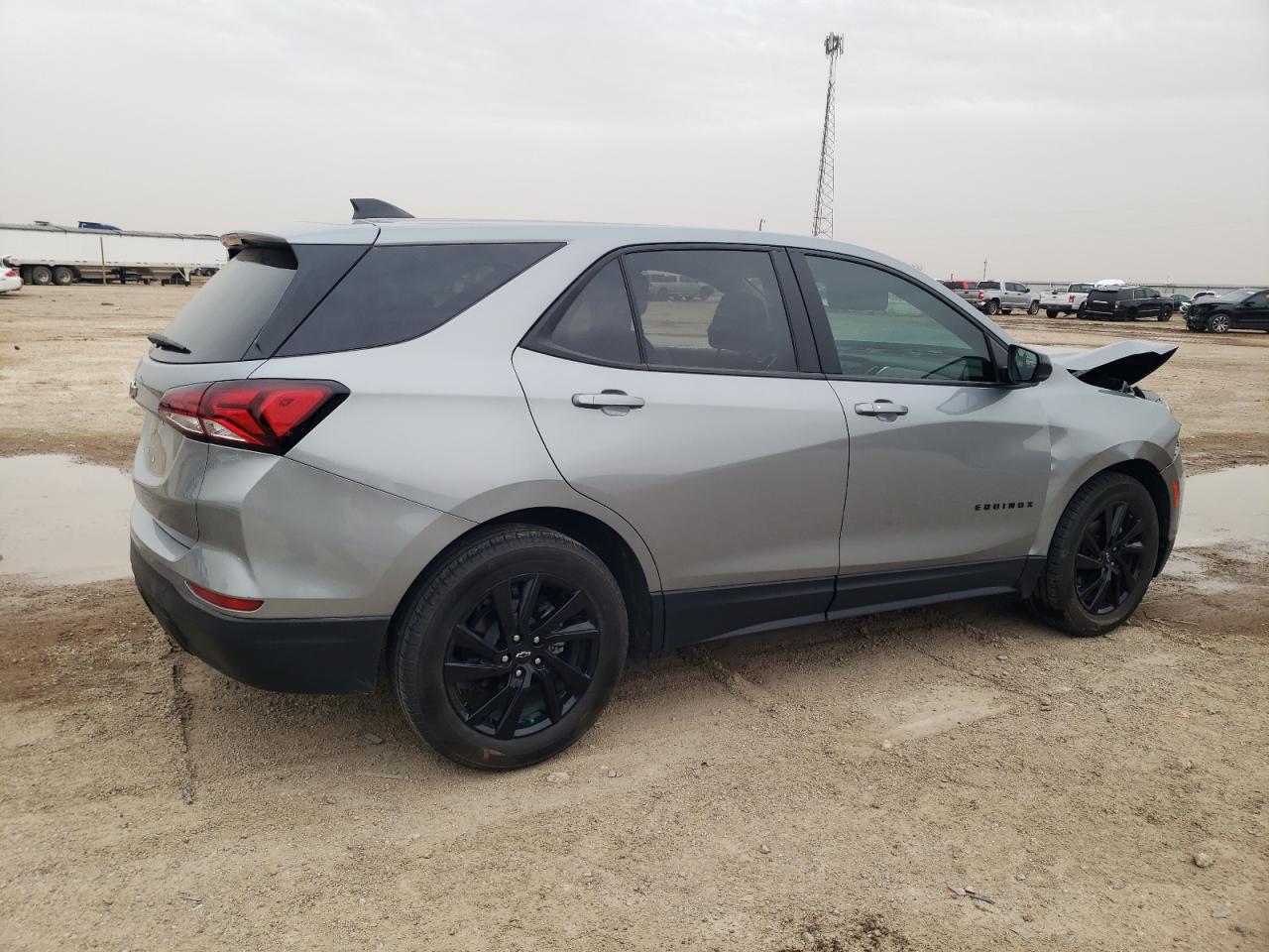 2023 Chevrolet Equinox - Image 3