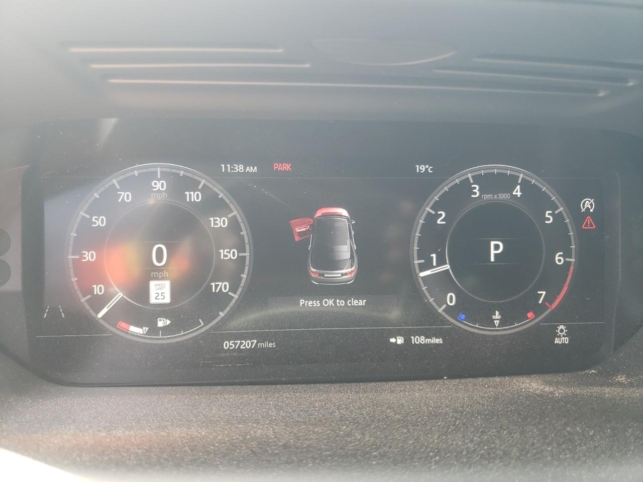 2020 Land Rover Discovery - Image 9
