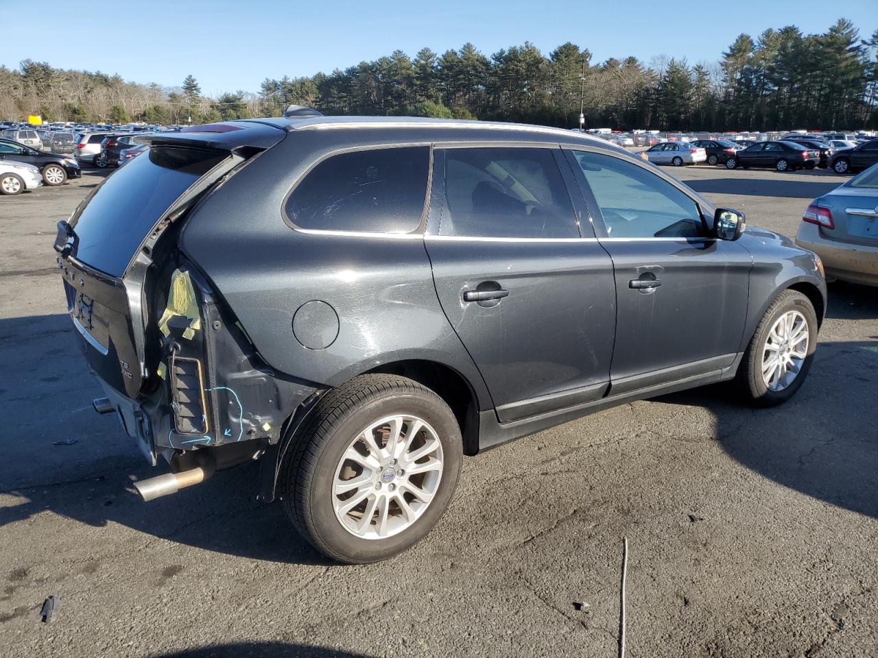 2010 Volvo XC60 - Image 3