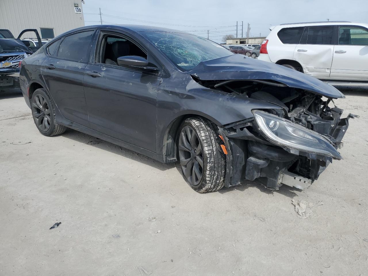 2015 Chrysler 200 - Image 4