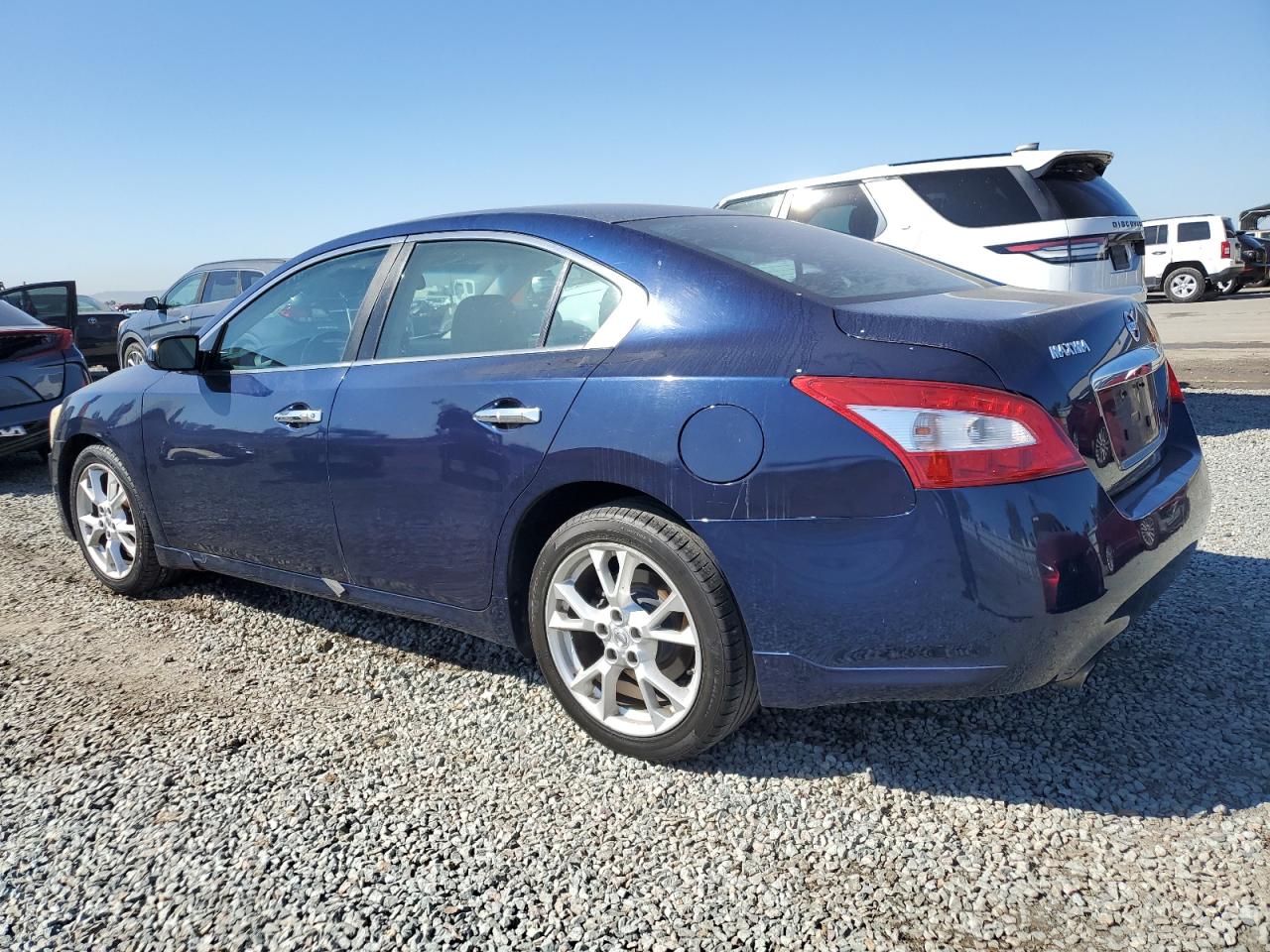 2010 Nissan Maxima - Image 2