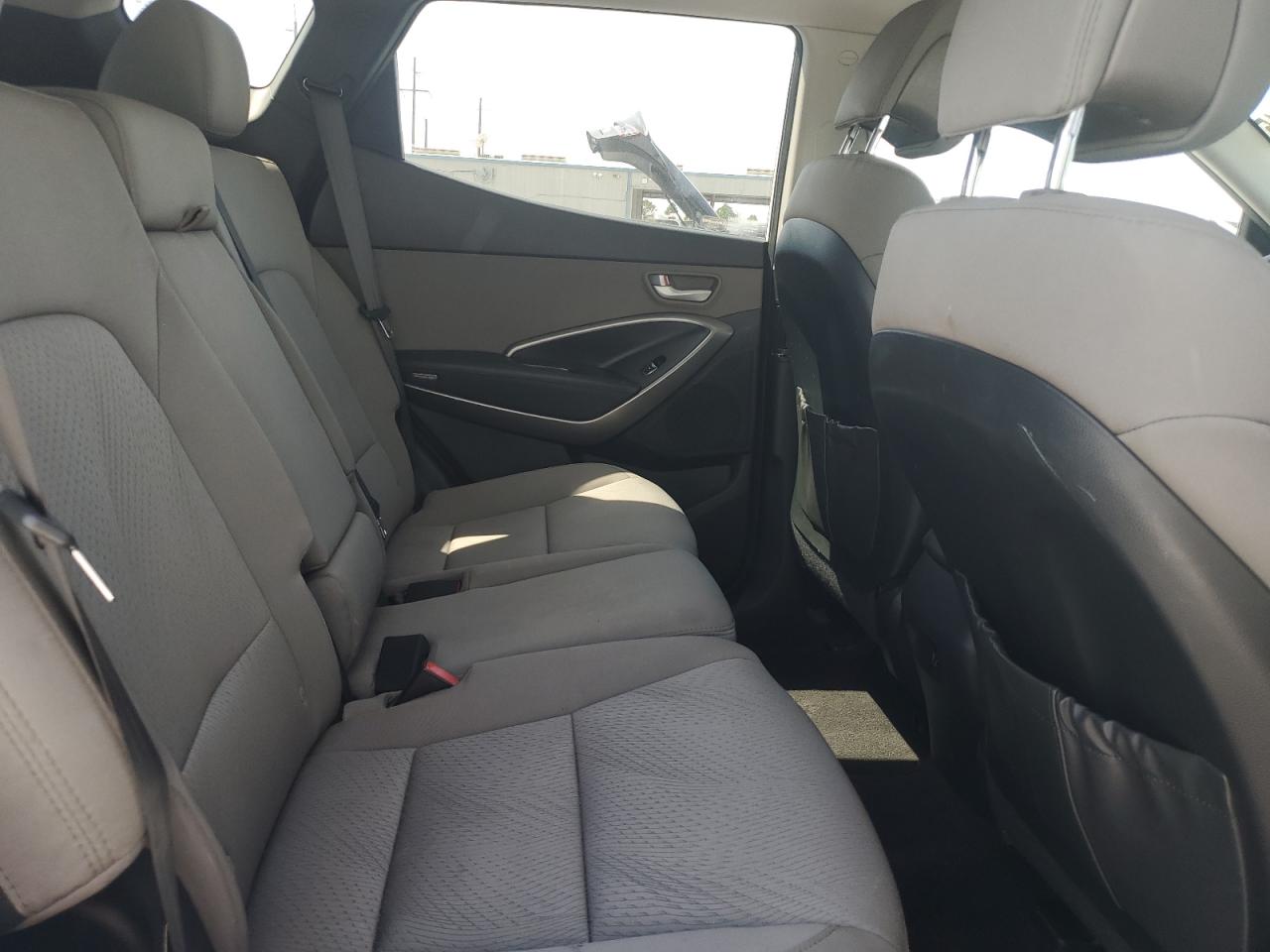 2014 Hyundai Santa Fe - Image 11