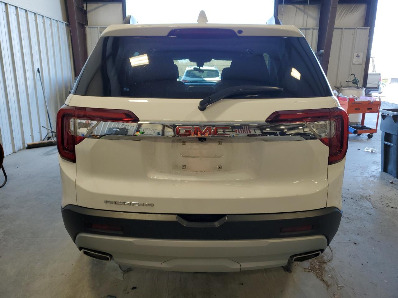 2022 GMC Acadia - Image 6
