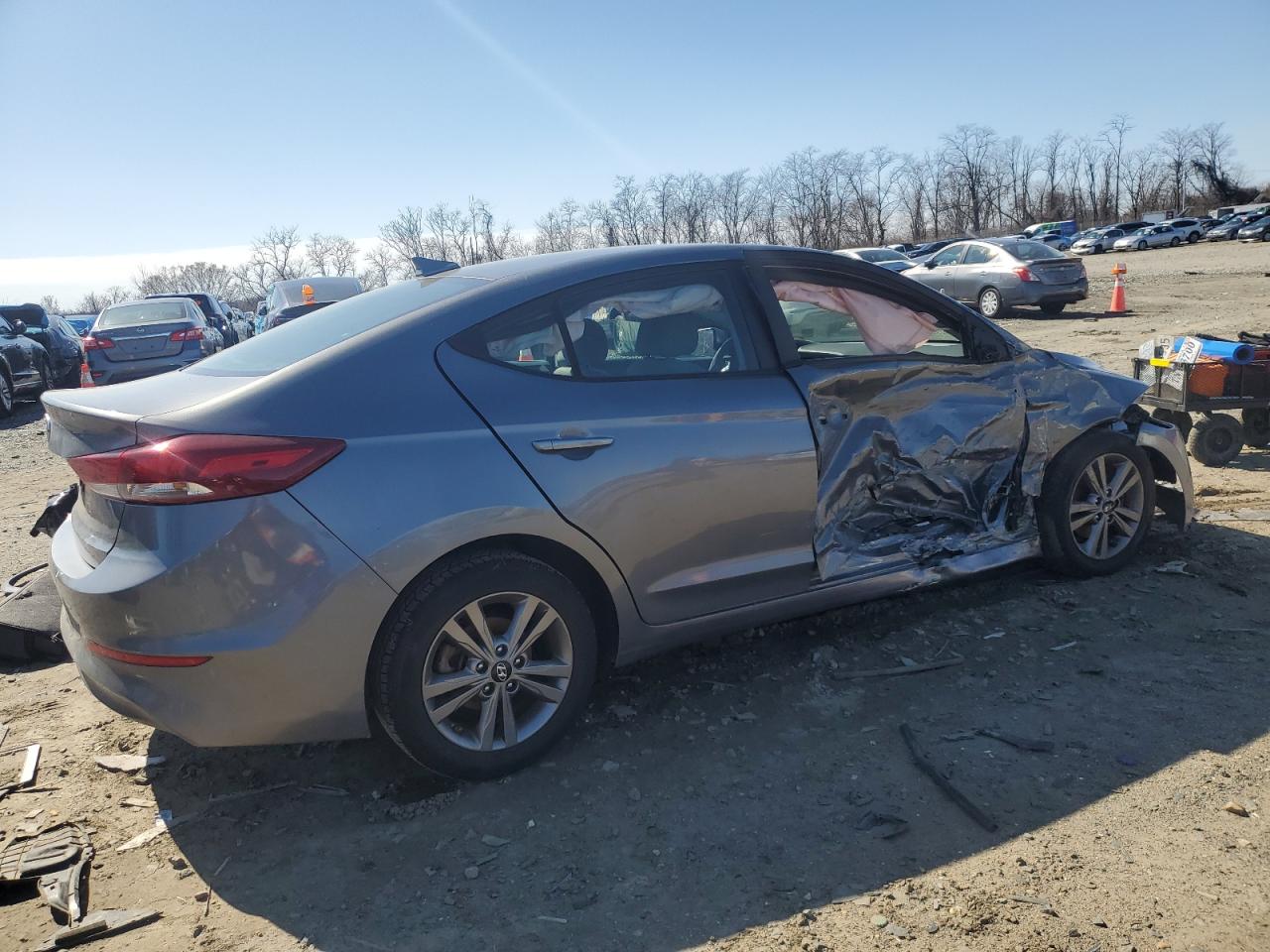 2018 Hyundai Elantra - Image 3