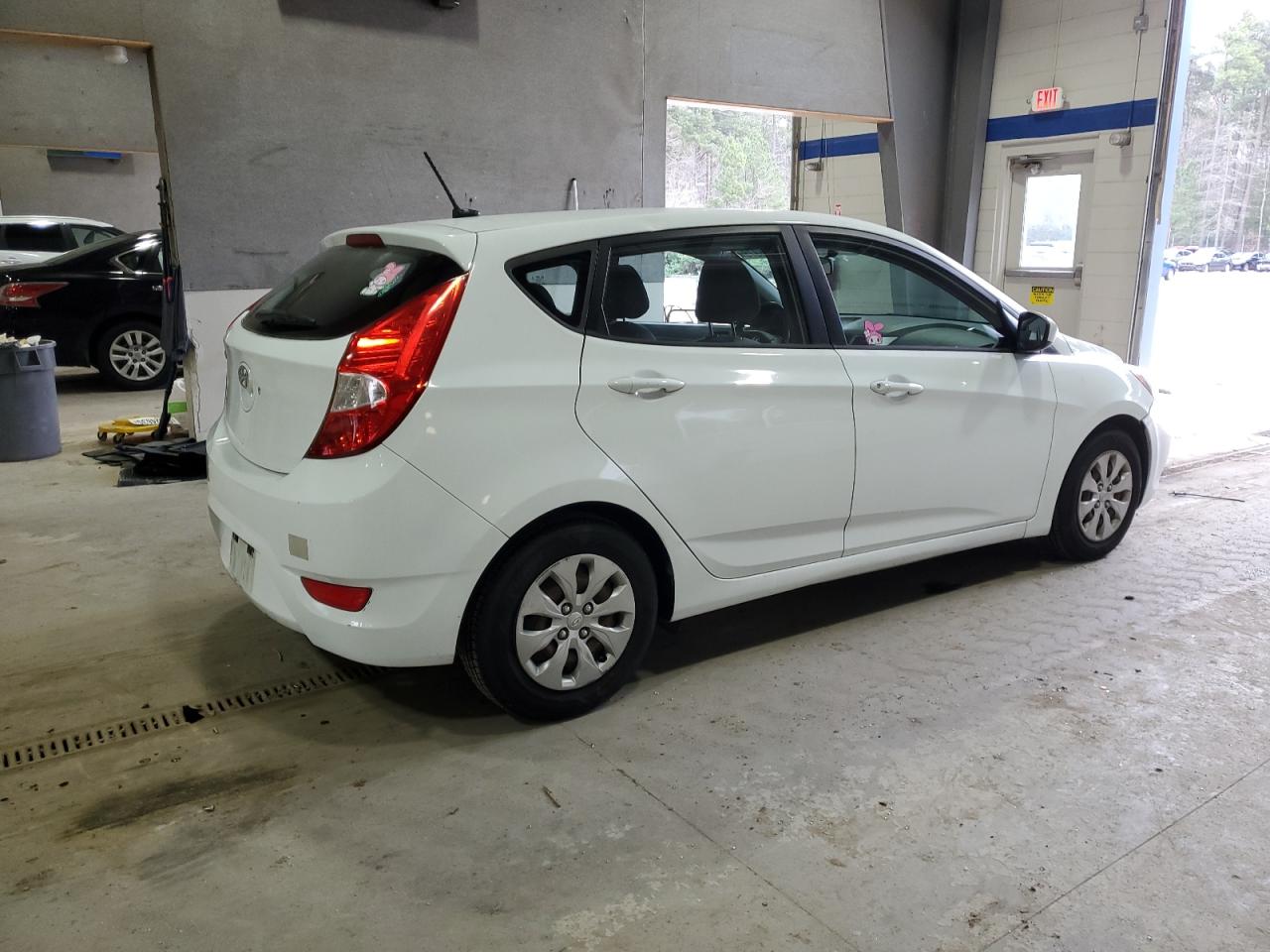 2015 Hyundai Accent - Image 3