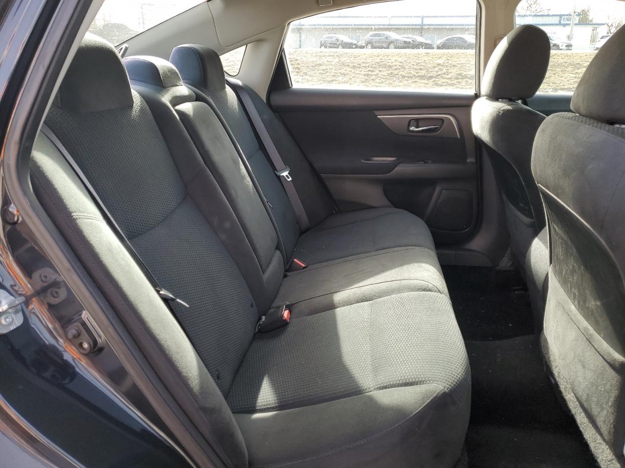 2015 Nissan Altima - Image 10