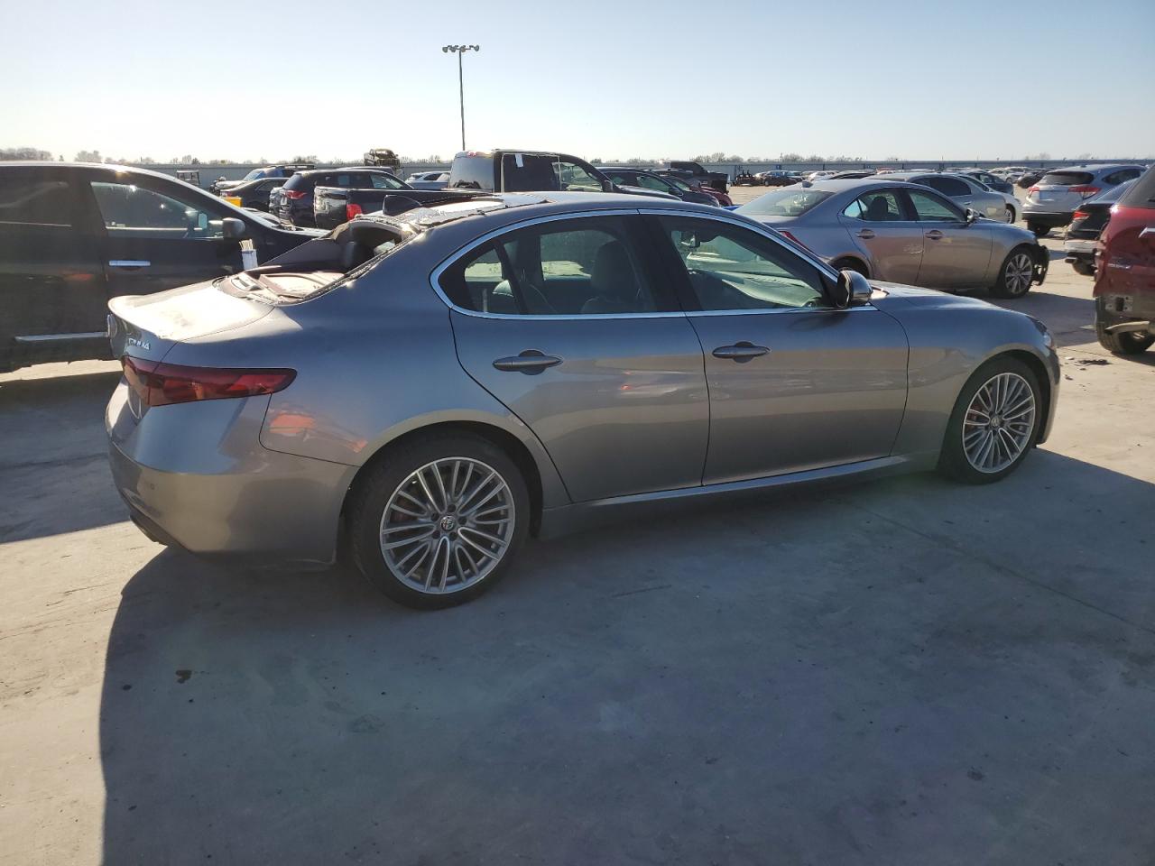 2017 Alfa Romeo Giulia - Image 3