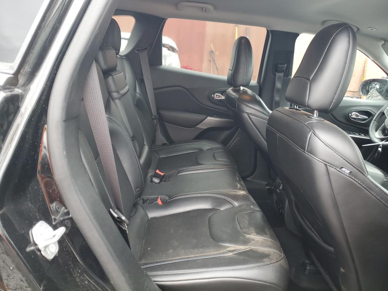 2019 Jeep Grand Cherokee - Image 11