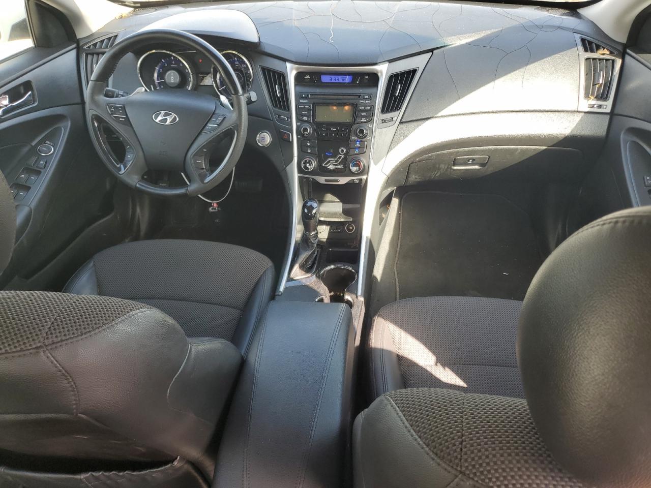 2012 Hyundai Sonata - Image 8