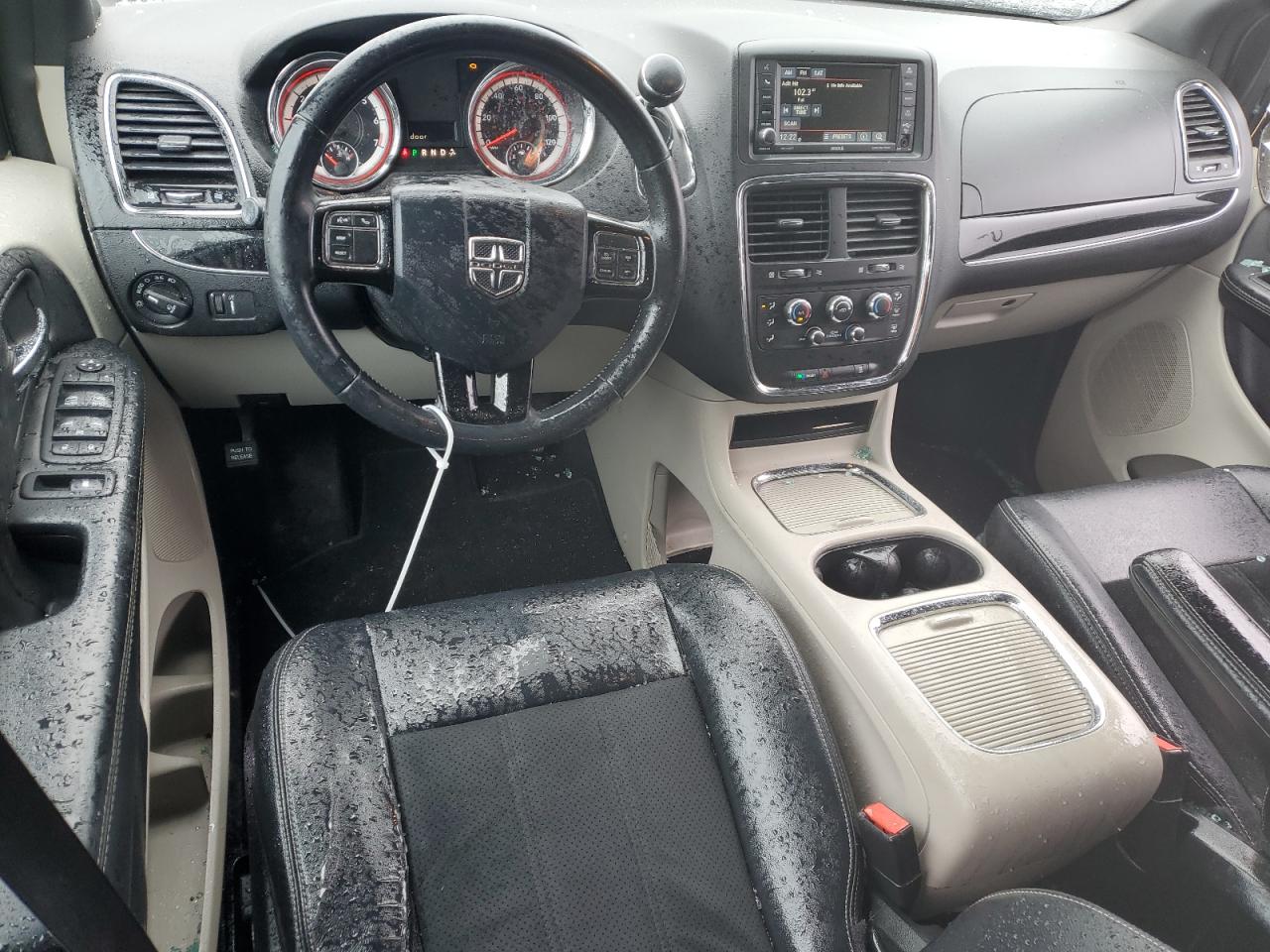 2017 Dodge Caravan - Image 8