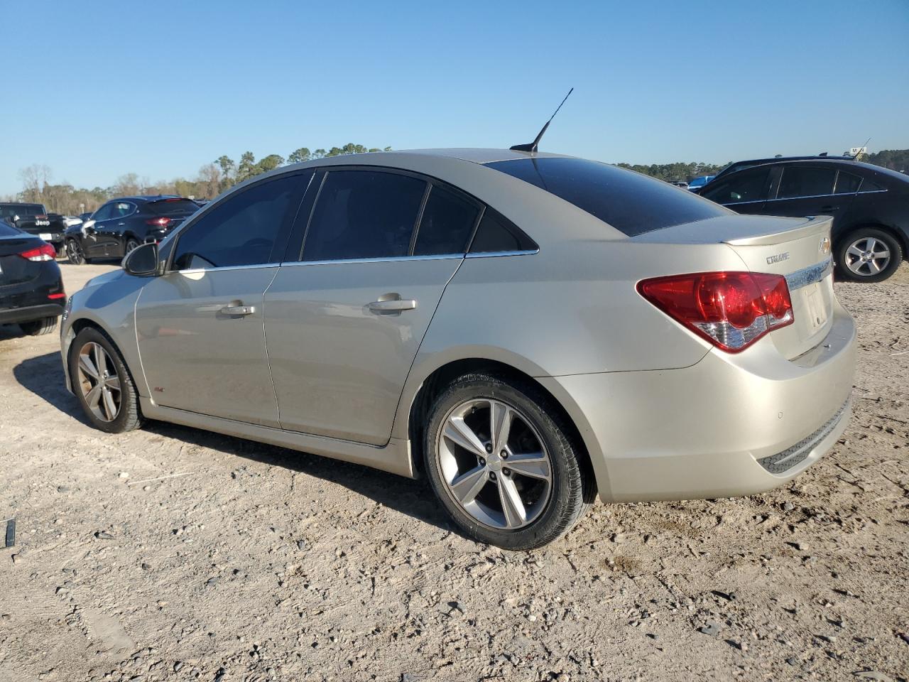 2013 Chevrolet Cruze - Image 2