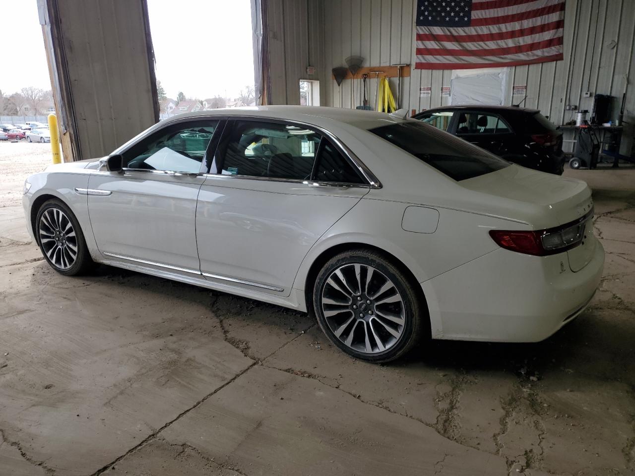2020 Lincoln Continental - Image 2
