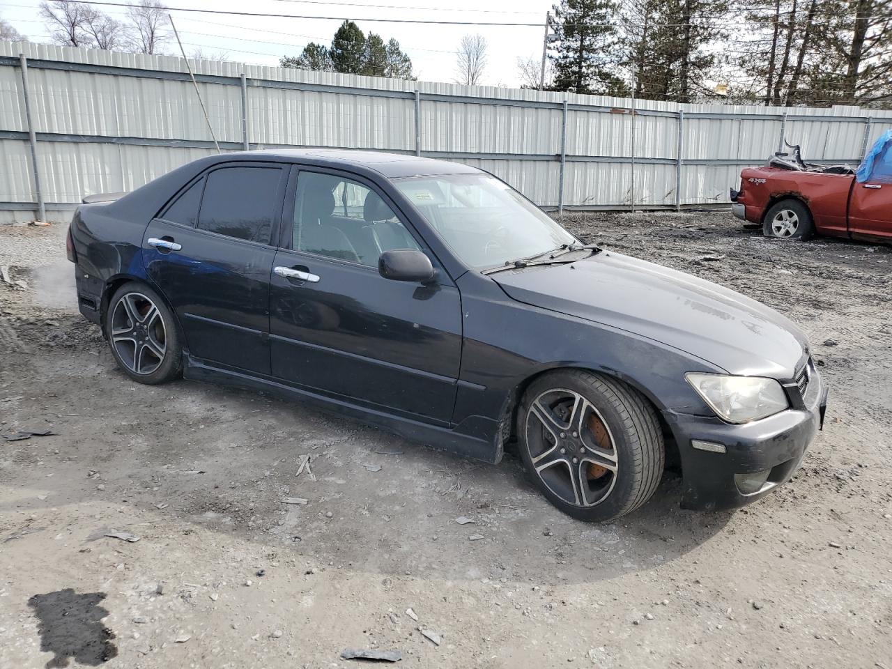 2002 Lexus IS - Image 4