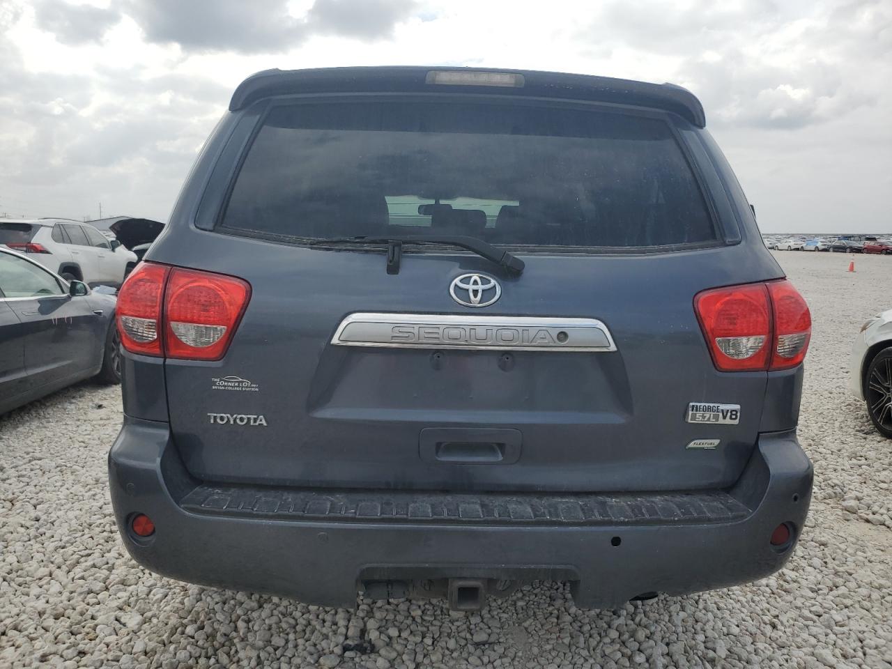2010 Toyota Sequoia - Image 6