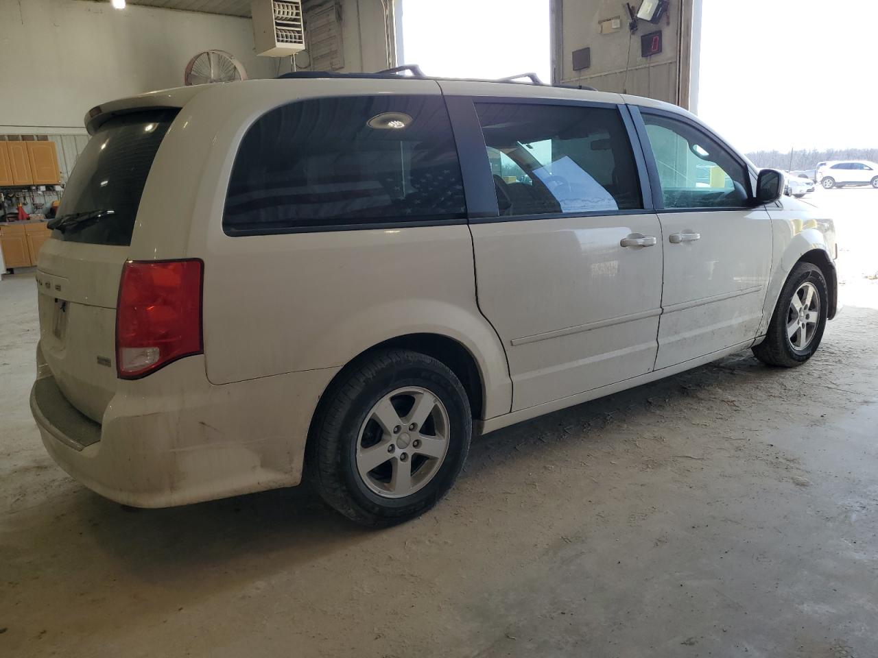 2012 Dodge Caravan - Image 3