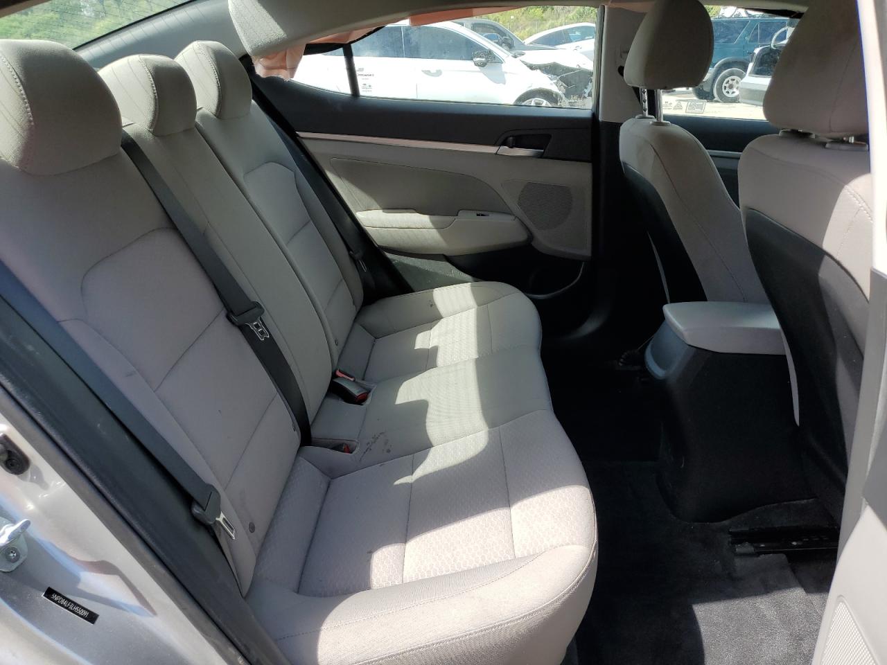 2020 Hyundai Elantra - Image 10