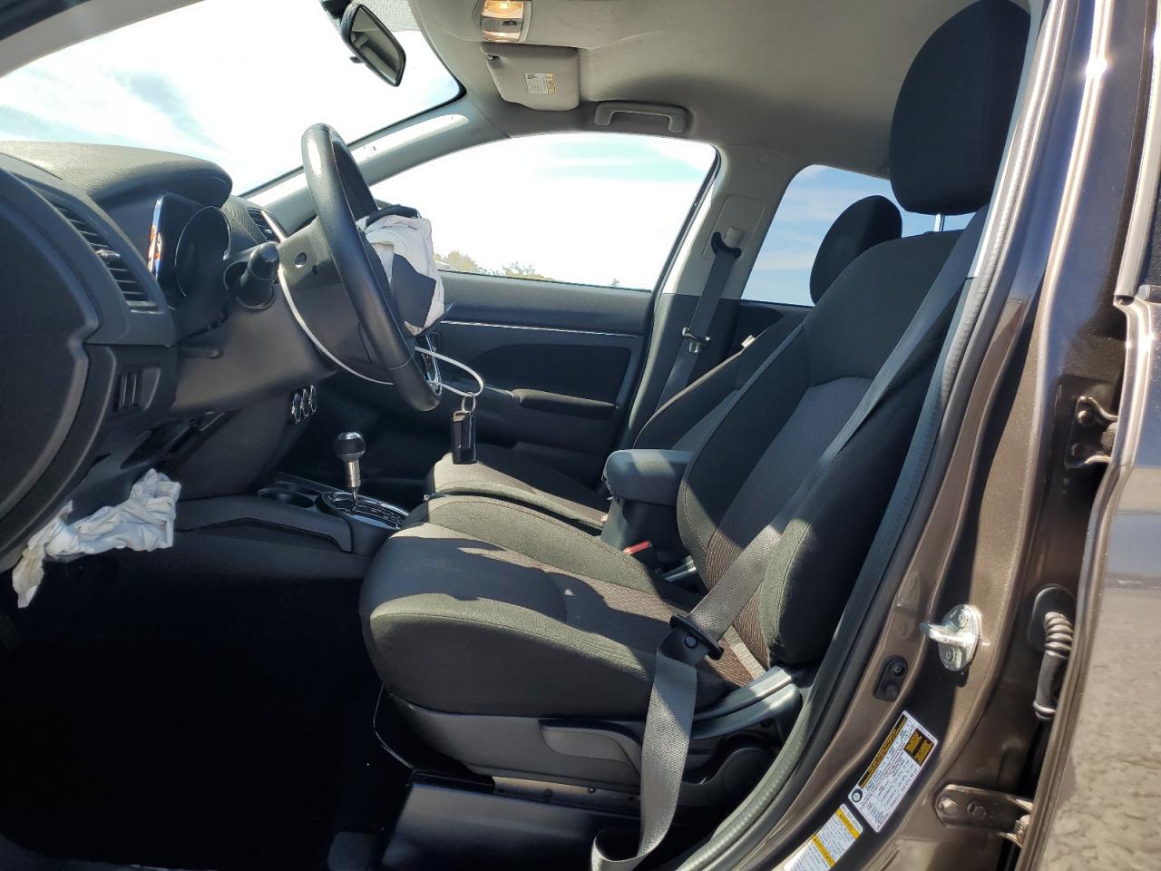 2017 Mitsubishi Outlander - Image 7