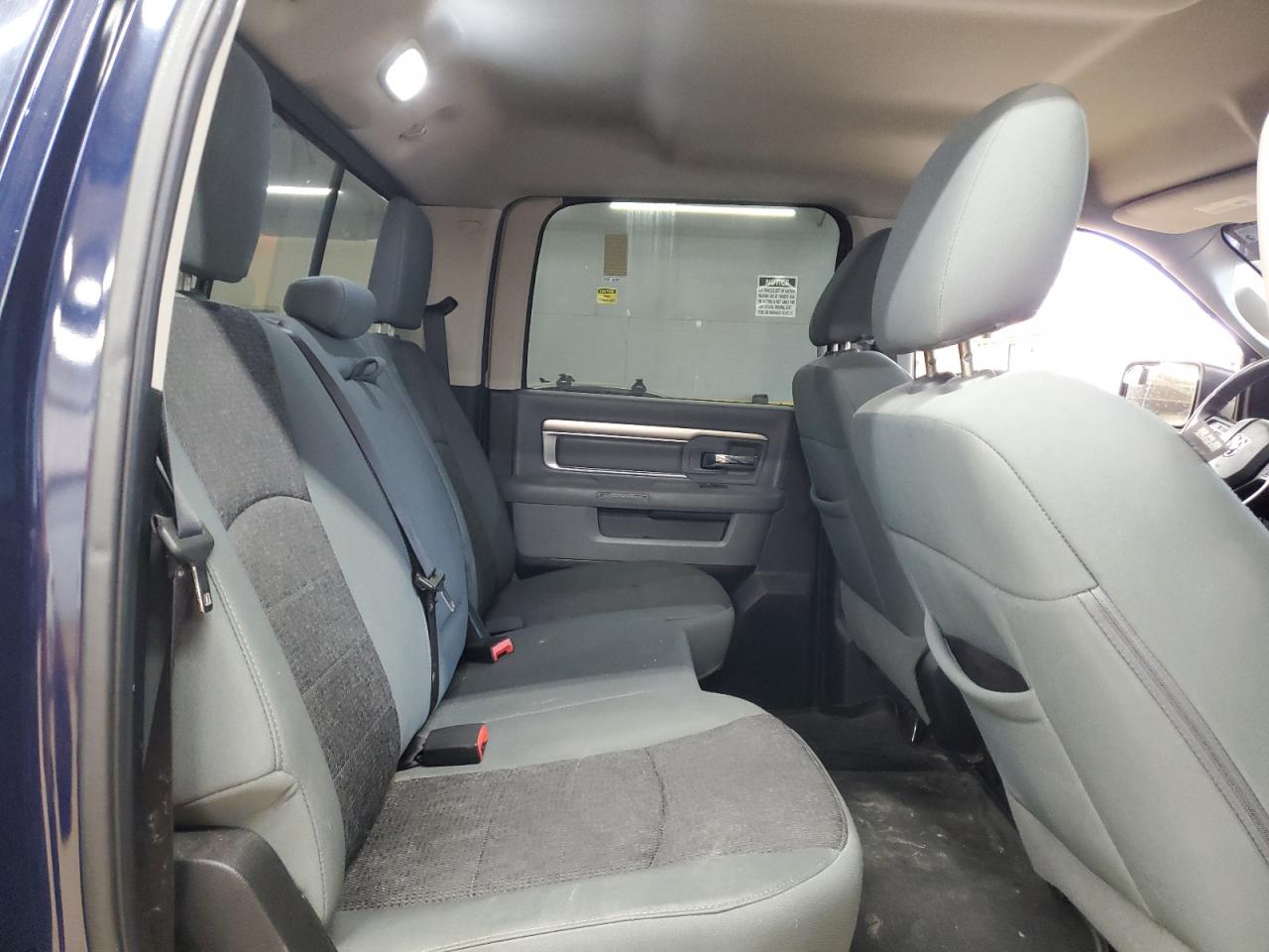 2015 RAM 1500 - Image 10