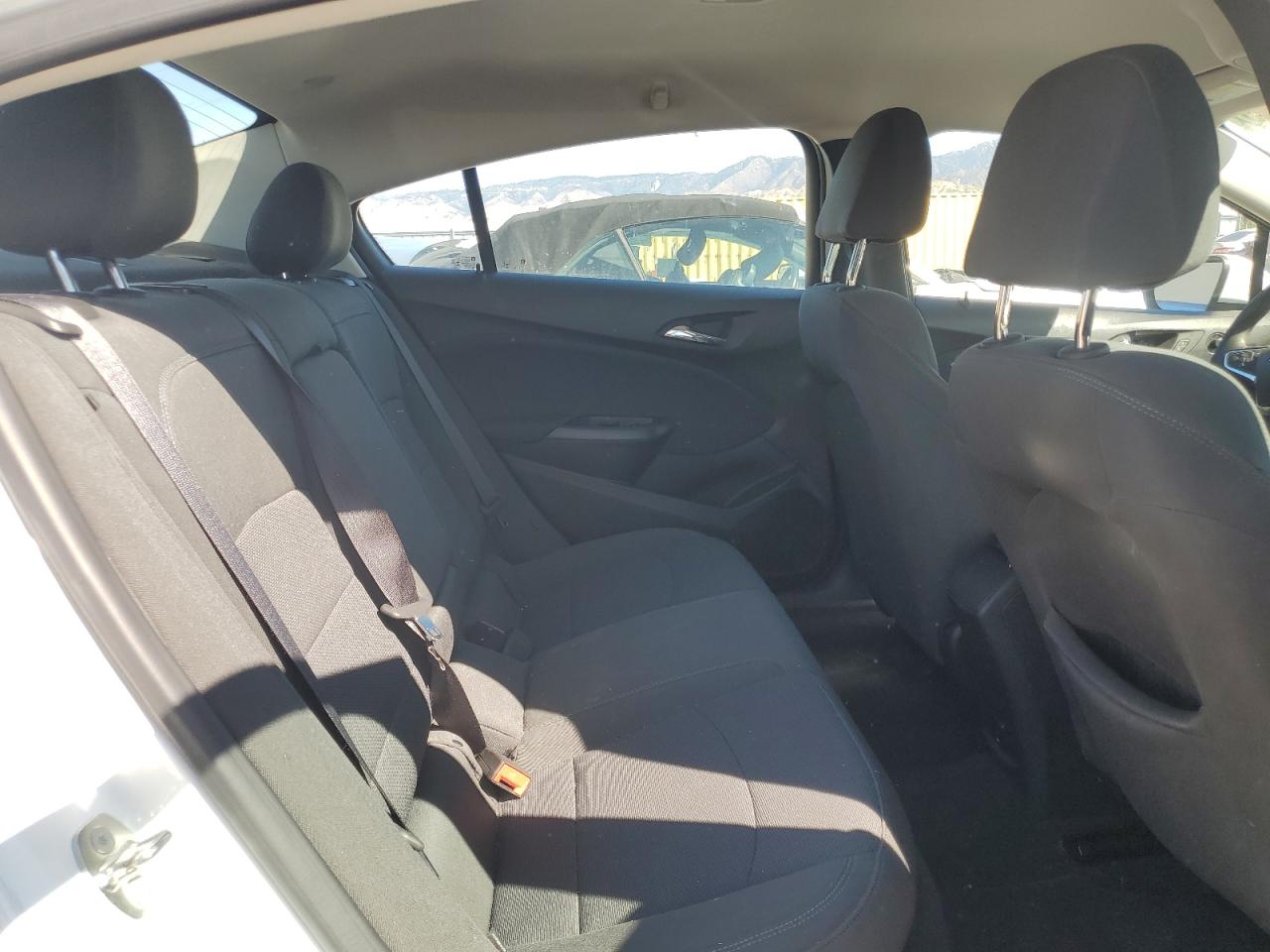 2018 Chevrolet Cruze - Image 10