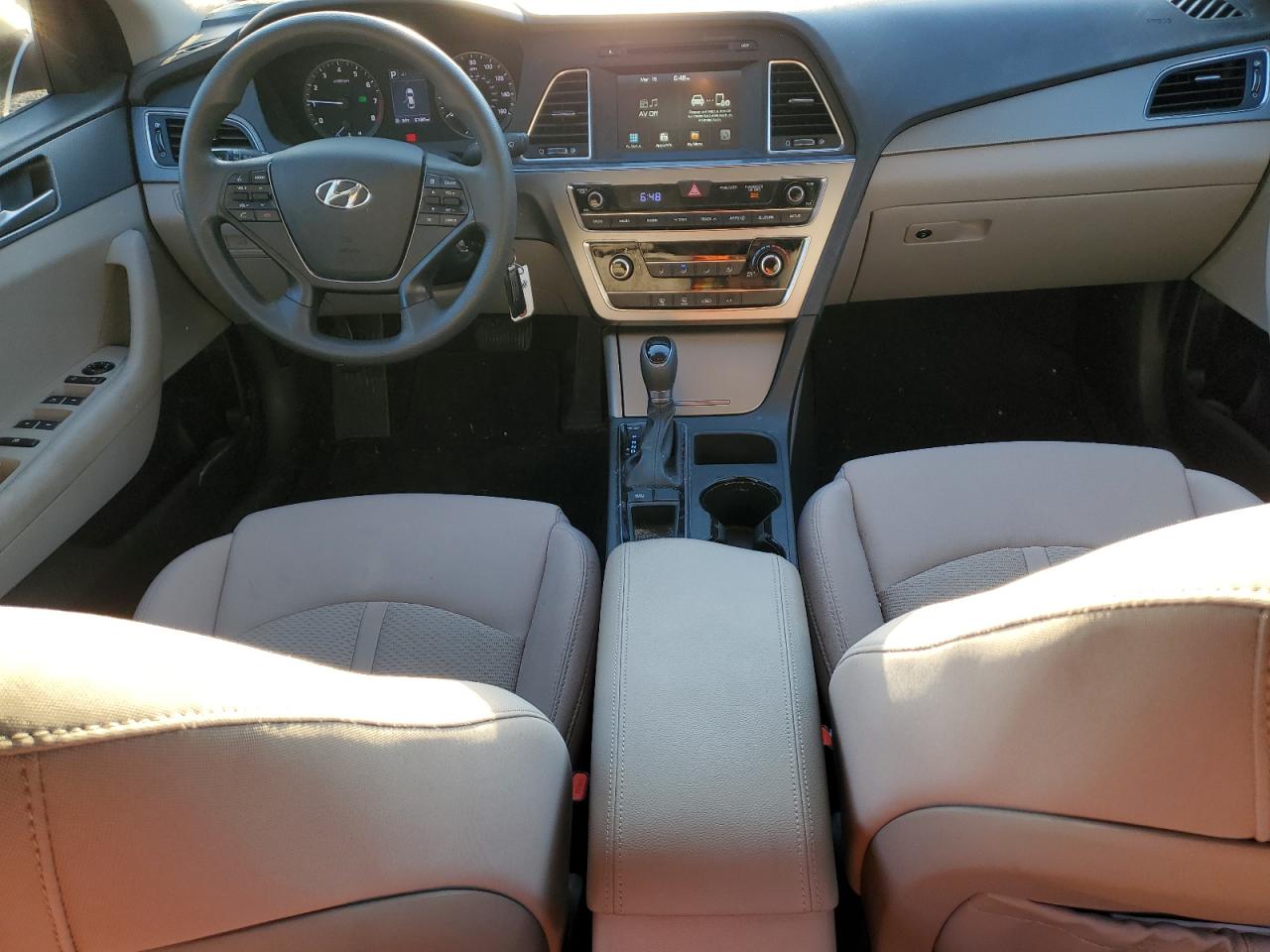 2016 Hyundai Sonata - Image 8