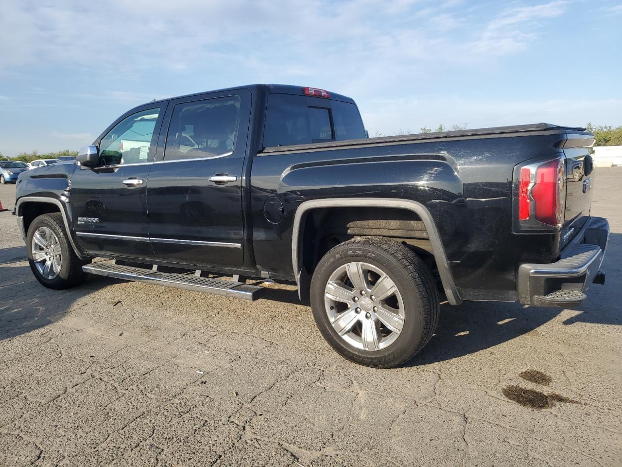 2016 GMC Sierra - Image 2