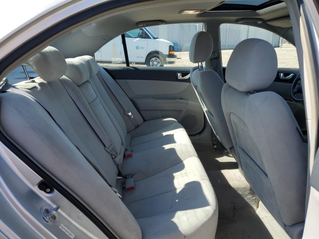 2008 Hyundai Sonata - Image 10