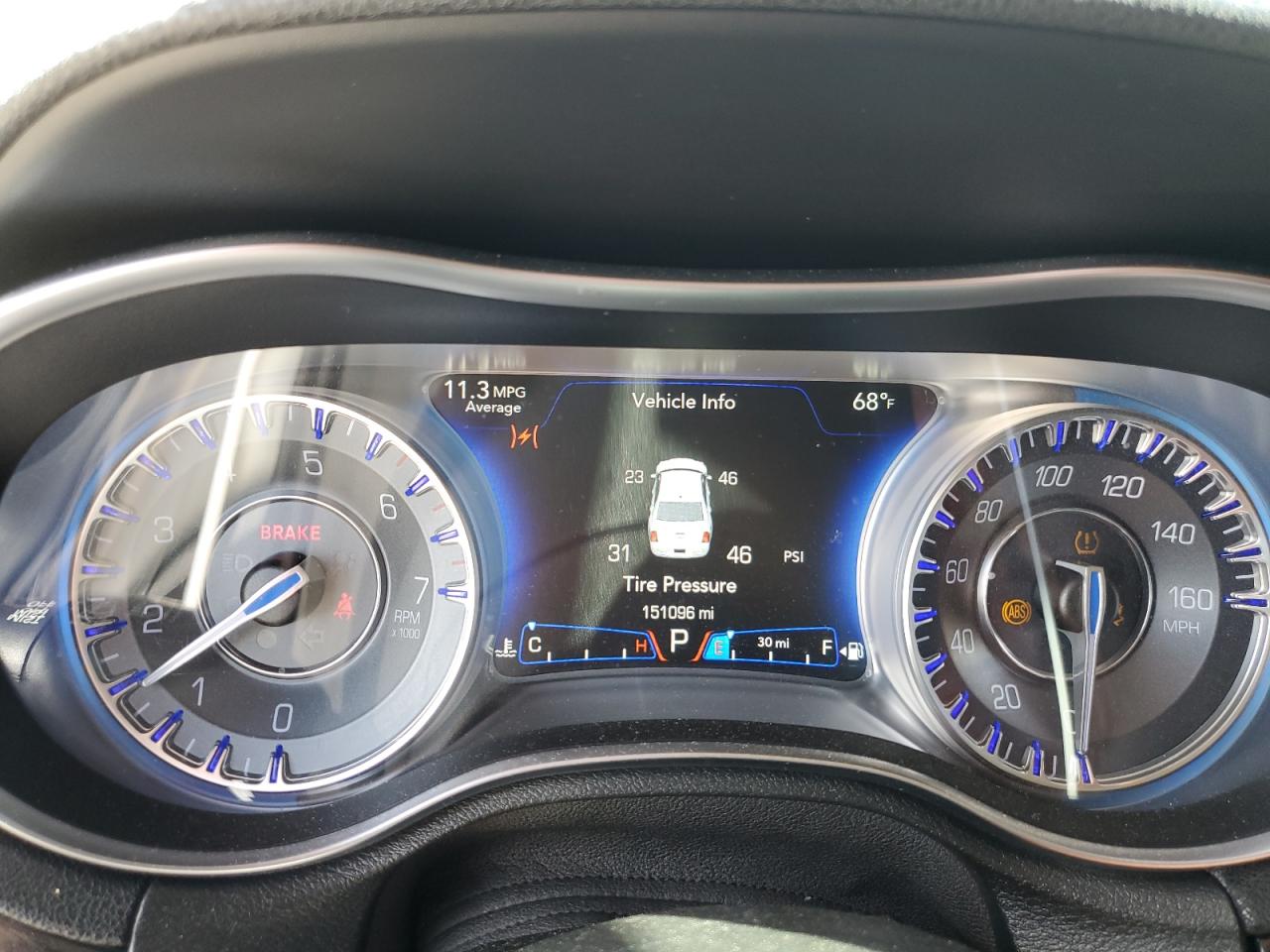 2015 Chrysler 300 - Image 9