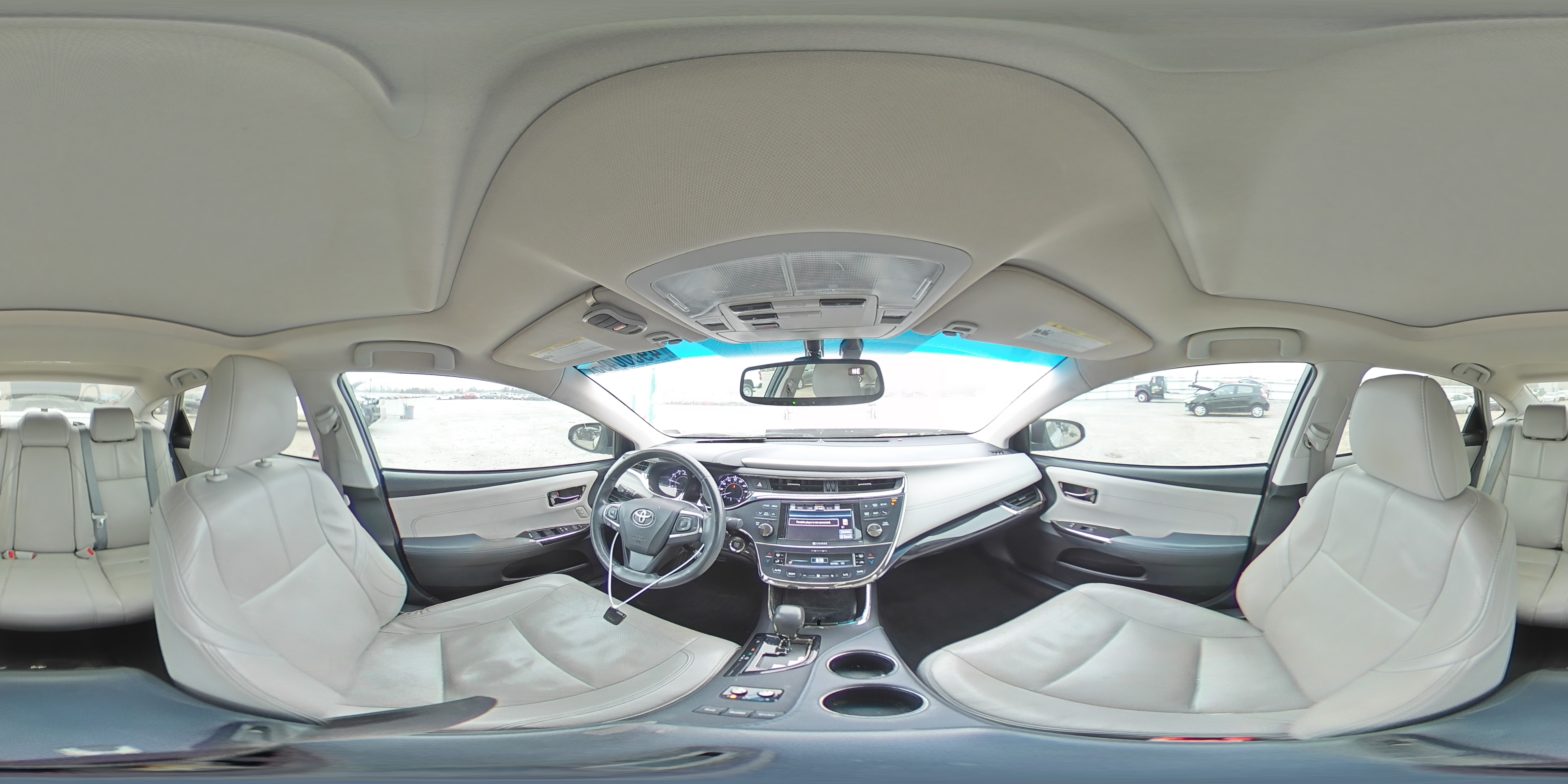 2014 Toyota Avalon - Image 13