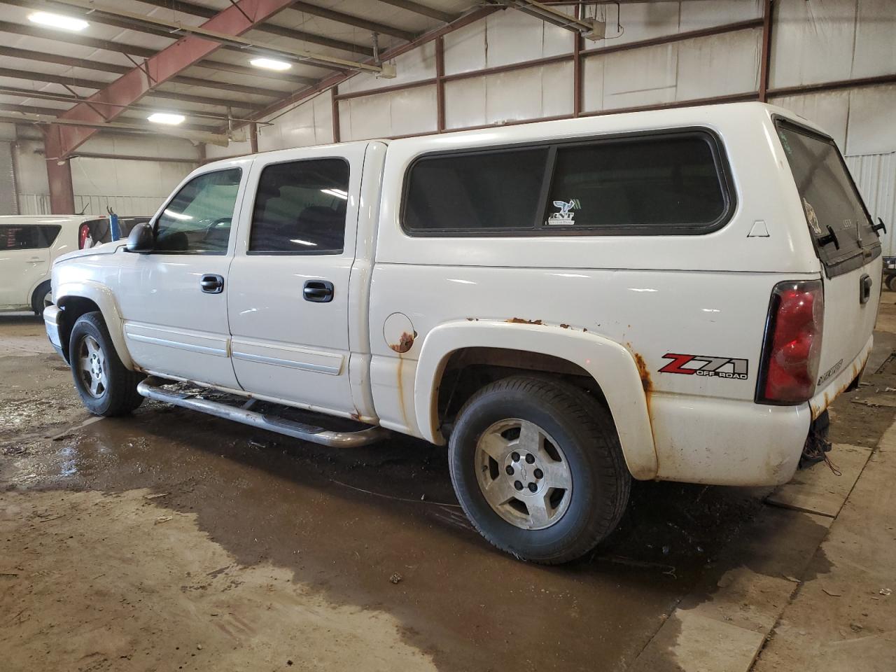 2006 Chevrolet Silverado - Image 2