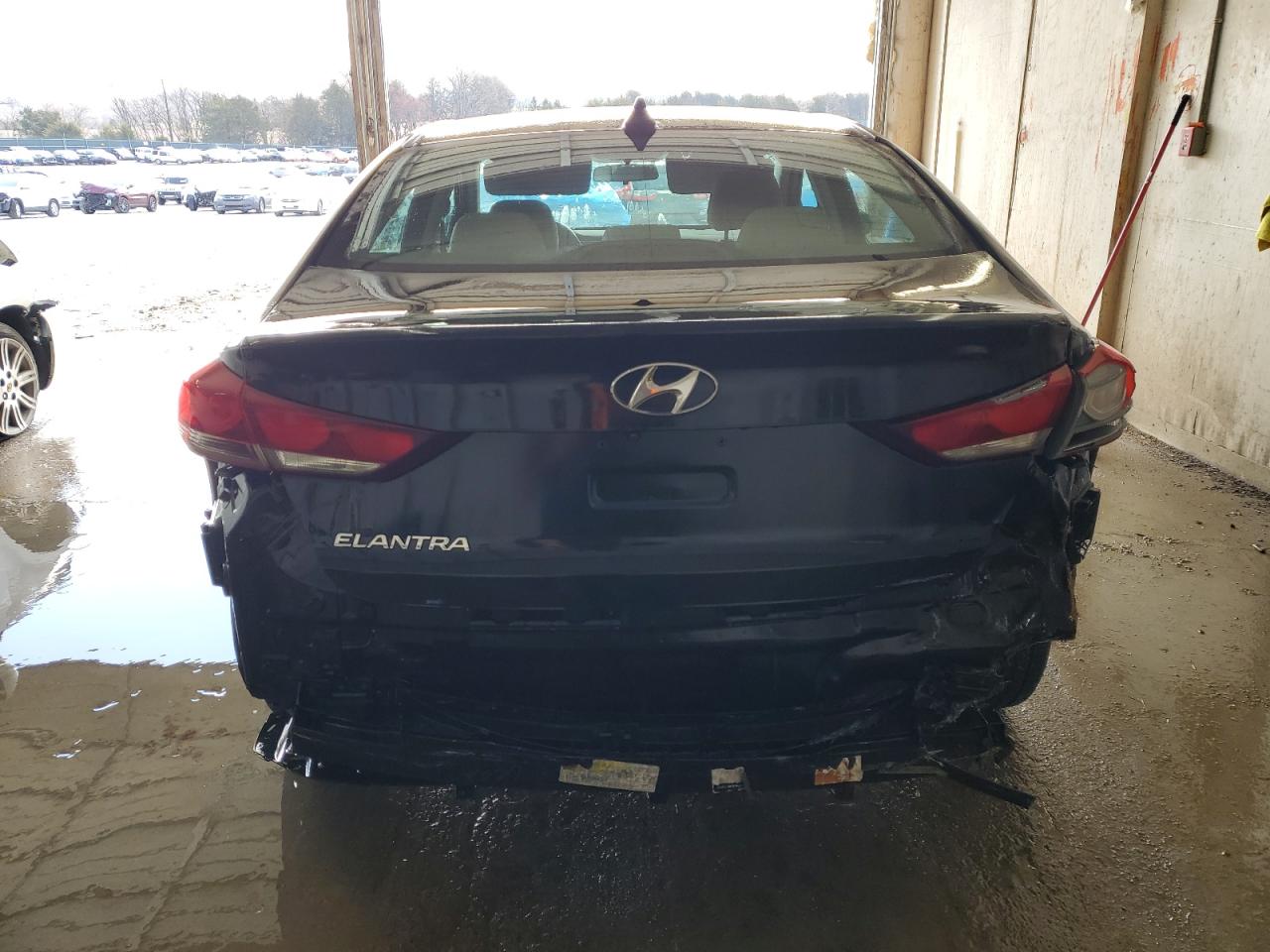 2017 Hyundai Elantra - Image 6