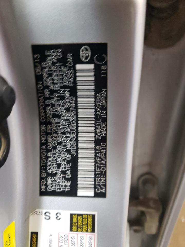 2013 Toyota Prius - Image 12