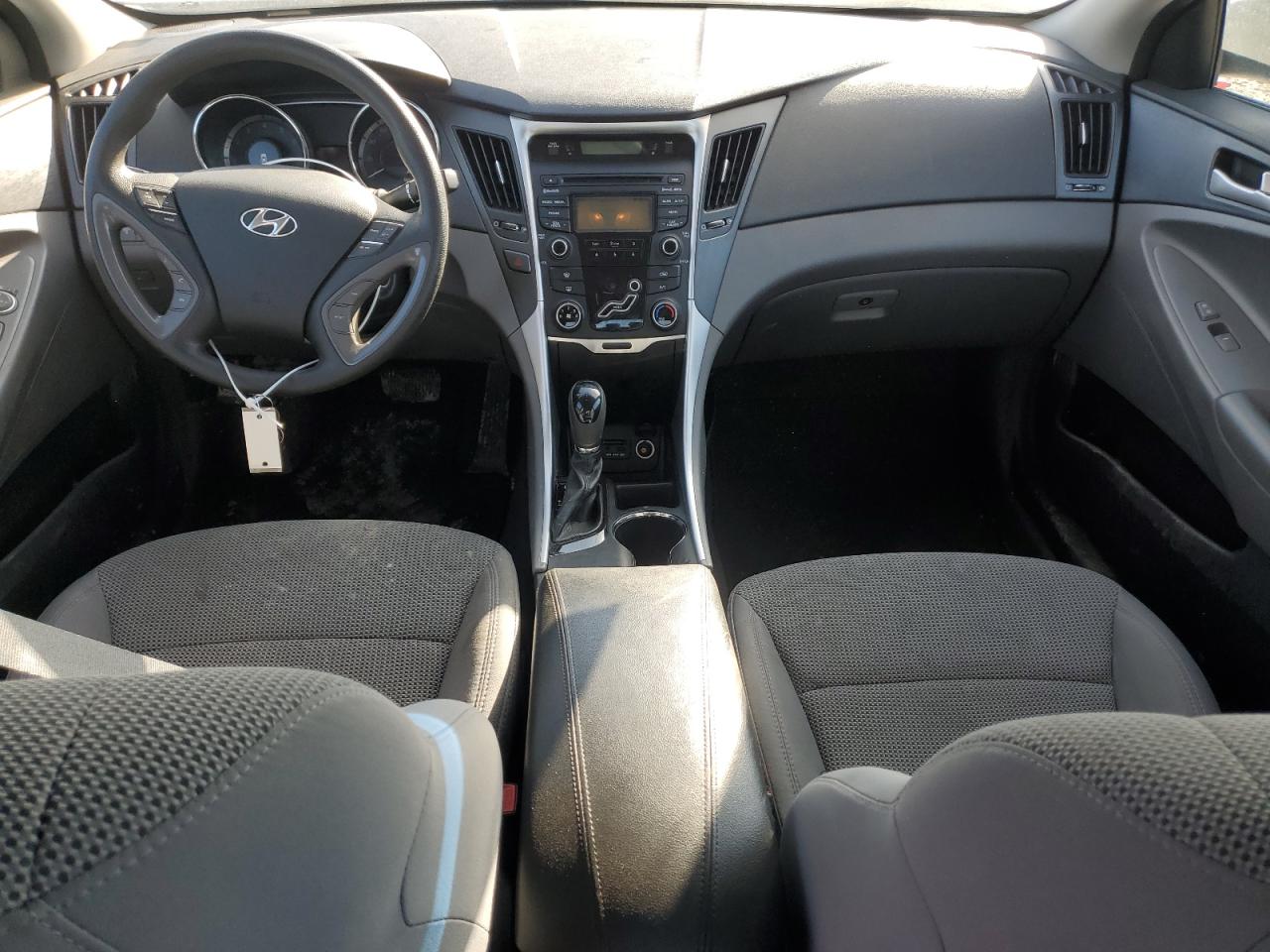 2013 Hyundai Sonata - Image 8