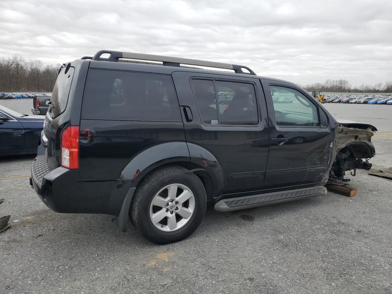 2012 Nissan Pathfinder - Image 3