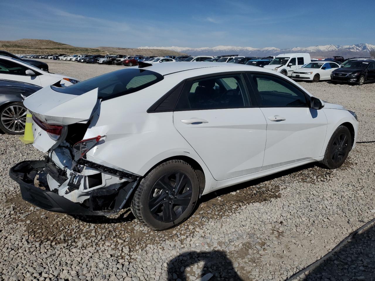 2021 Hyundai Elantra - Image 3