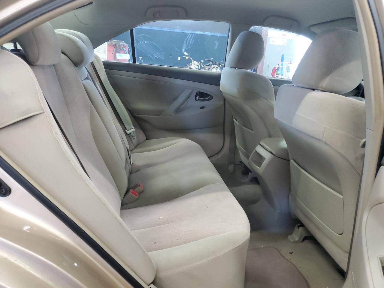 2011 Toyota Camry - Image 10