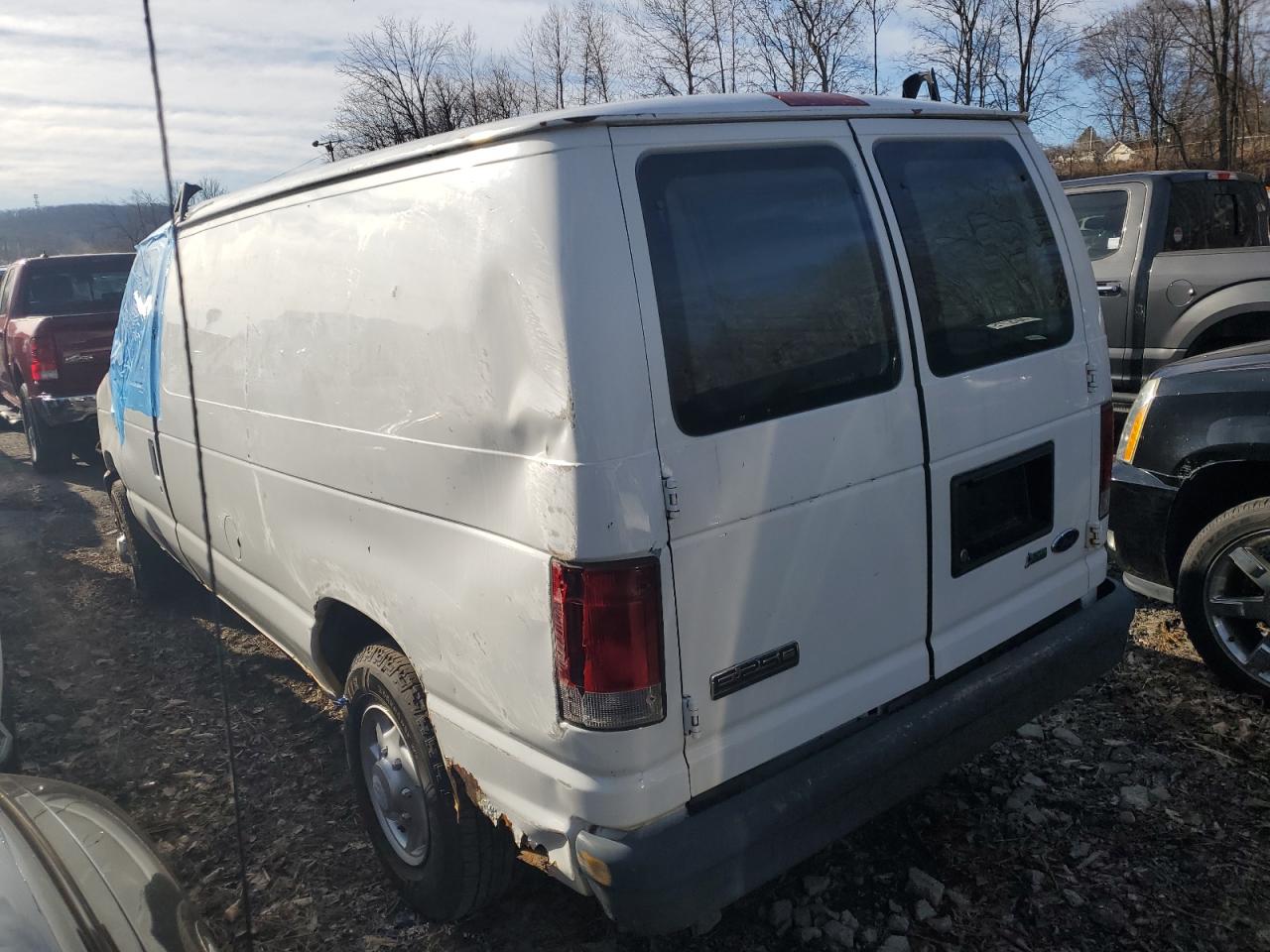 2009 Ford Econoline - Image 2