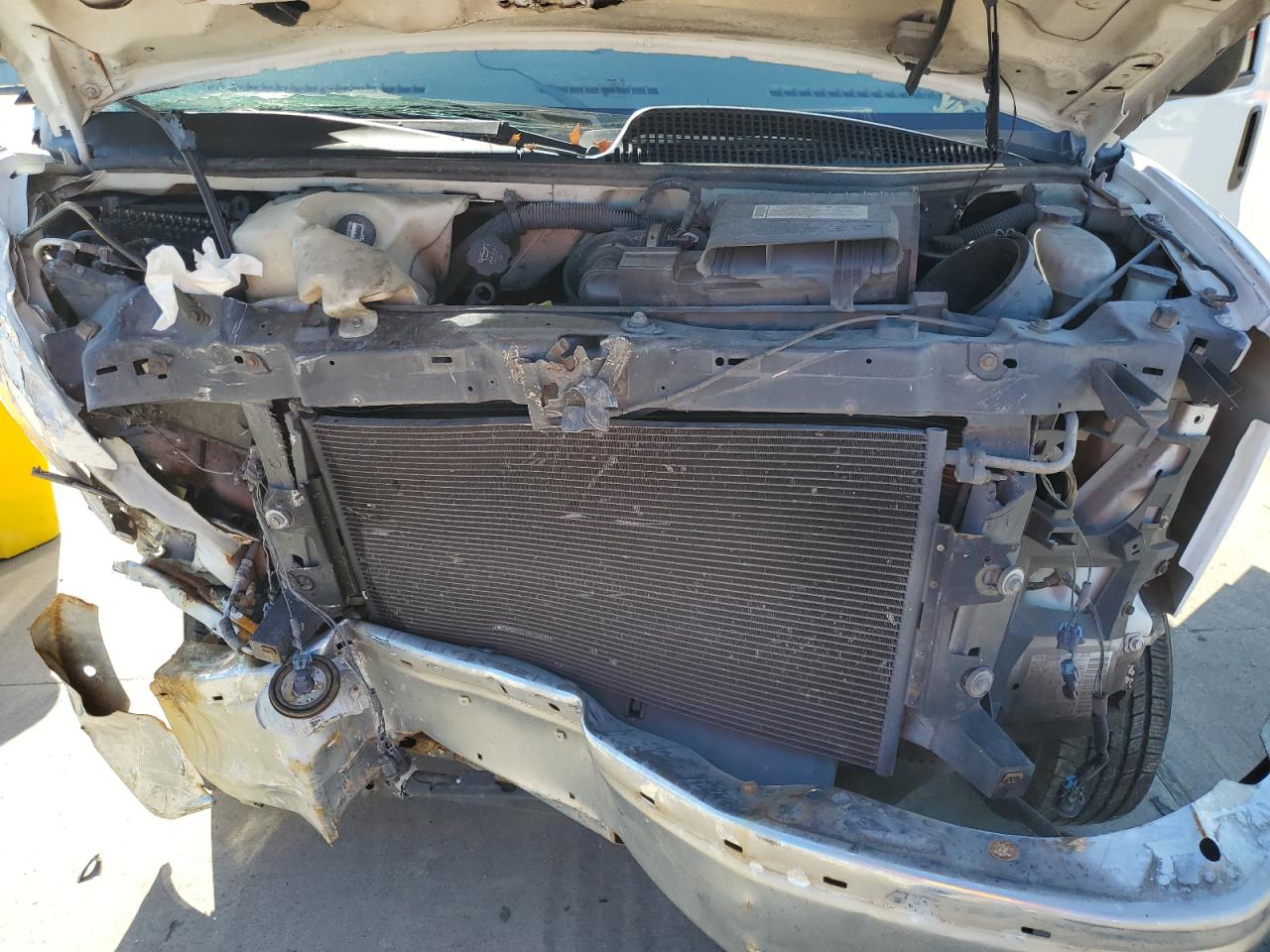 2008 Chevrolet Express - Image 13