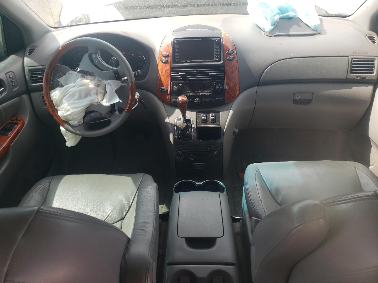 2009 Toyota Sienna - Image 8