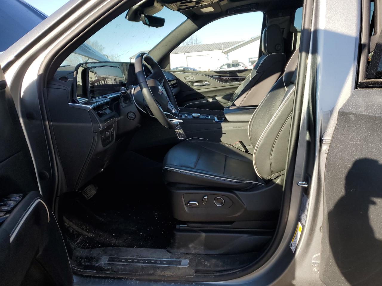 2023 Cadillac Escalade - Image 7