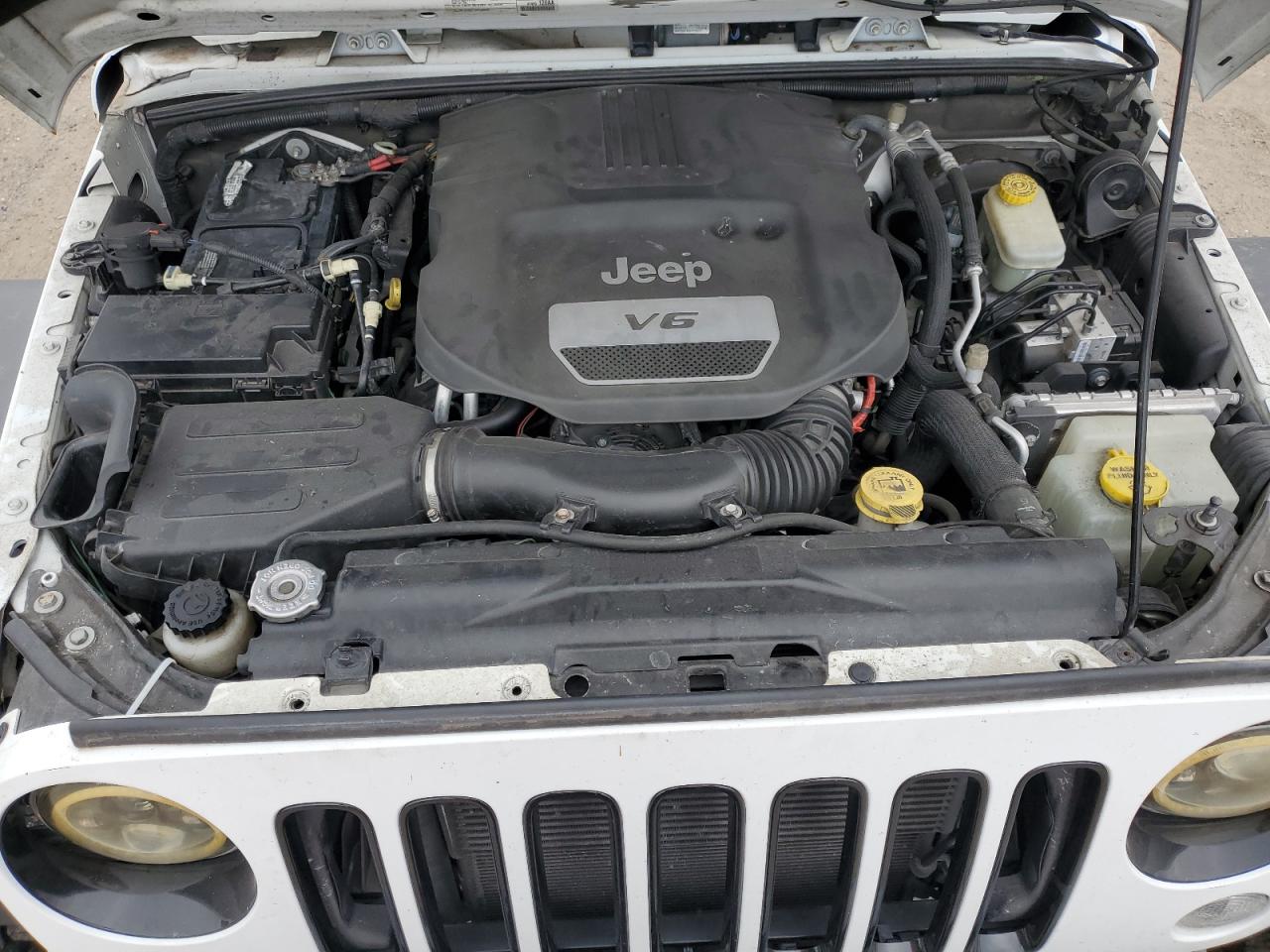 2015 Jeep Wrangler - Image 12