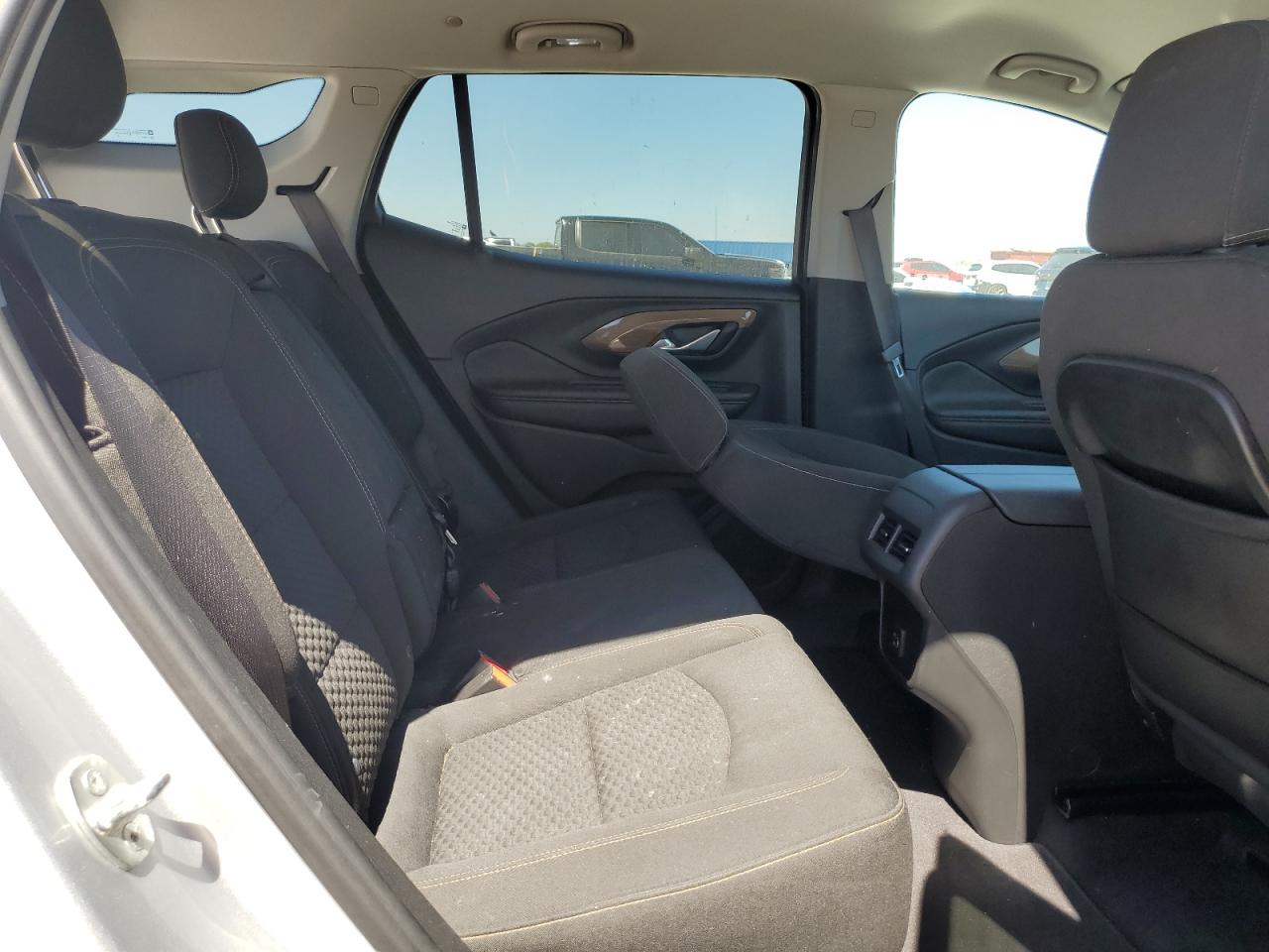 2020 GMC Terrain - Image 11
