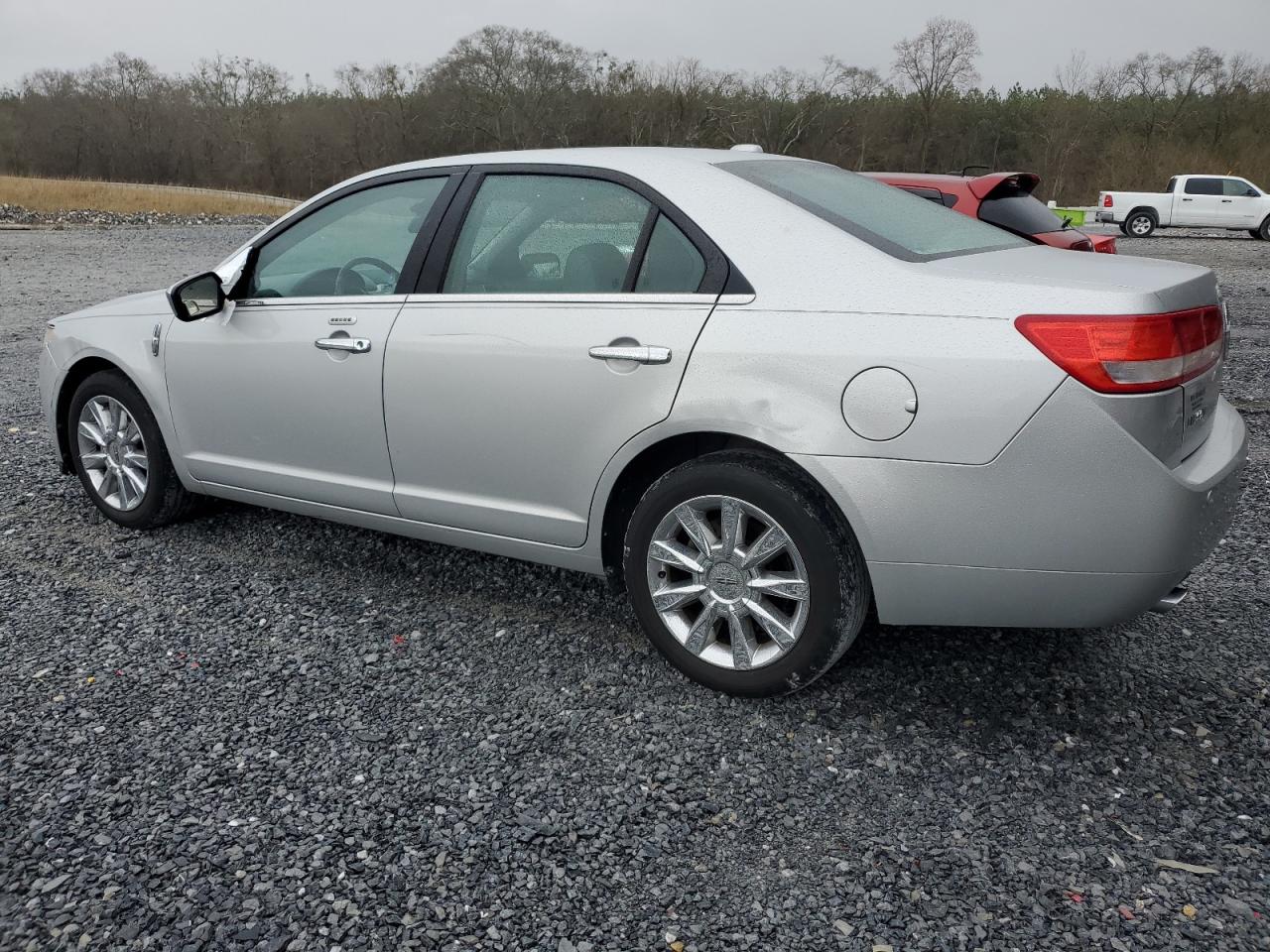 2010 Lincoln MKZ - Image 2