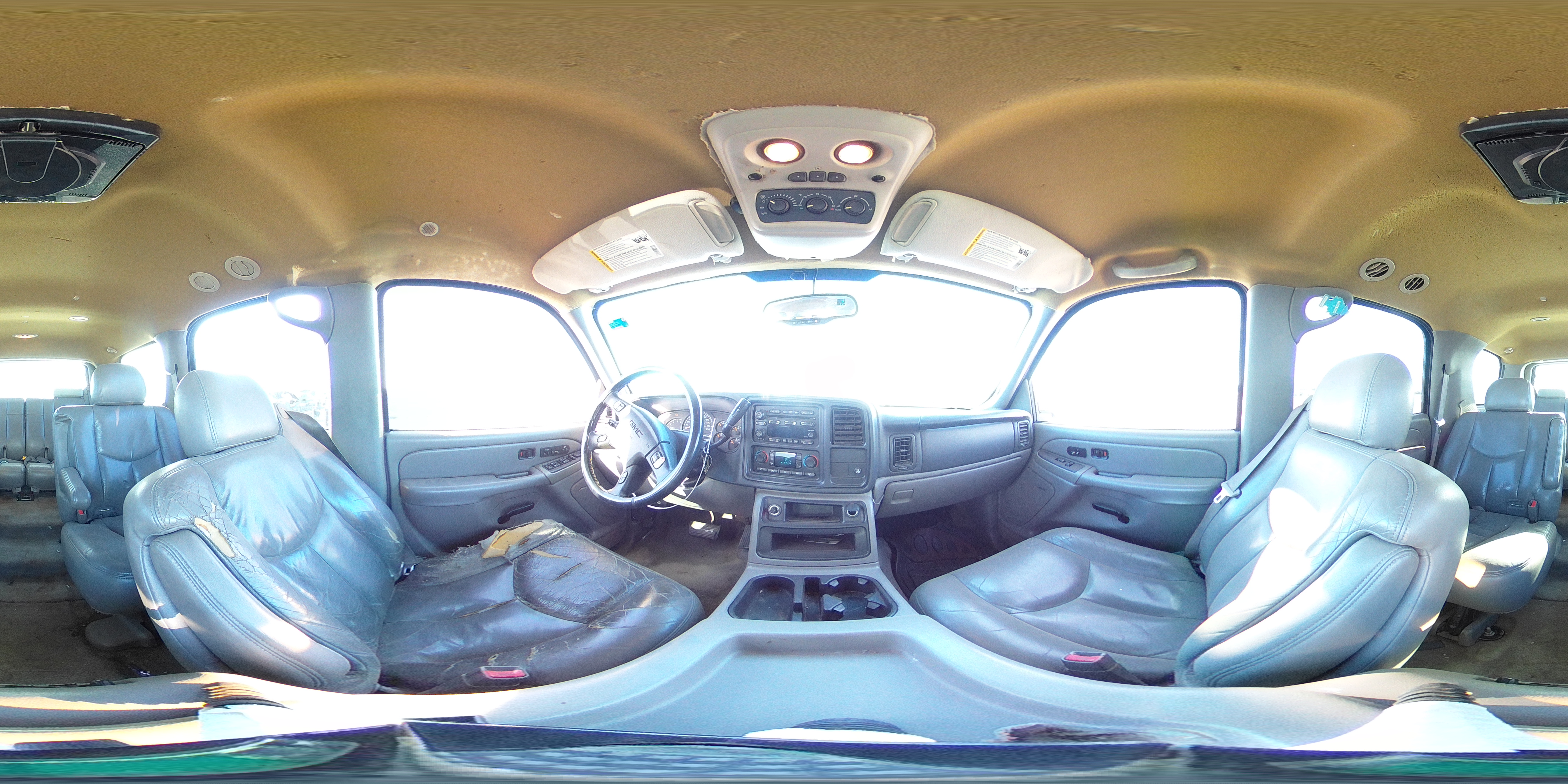 2004 GMC Yukon - Image 14