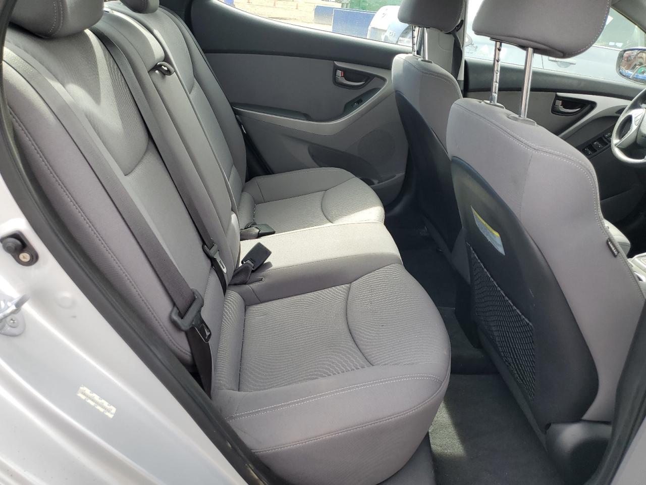 2014 Hyundai Elantra - Image 10