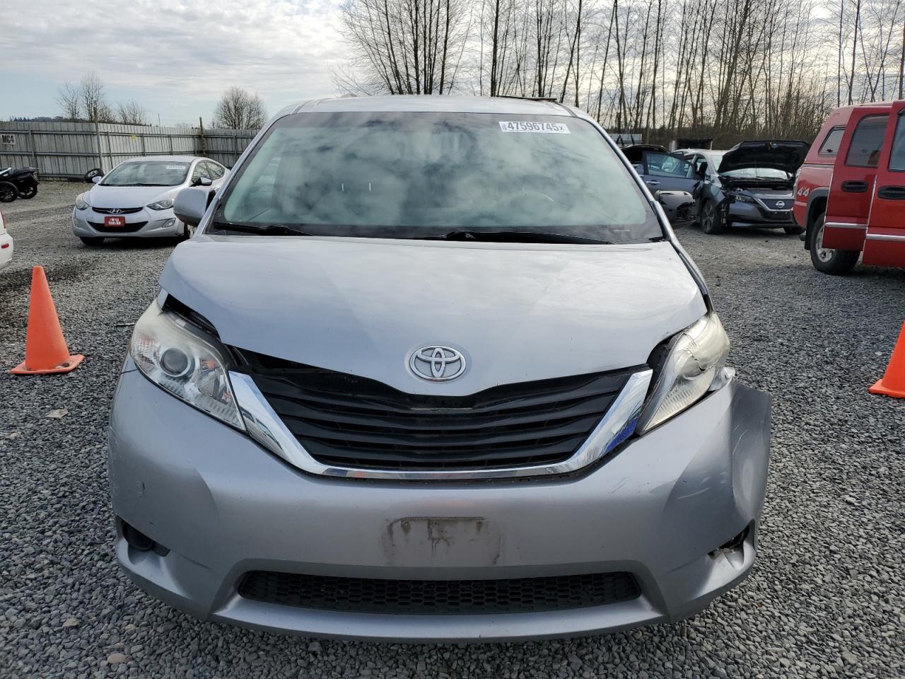2013 Toyota Sienna - Image 5