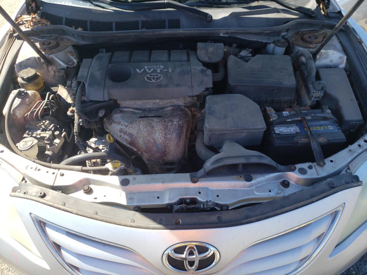 2010 Toyota Camry - Image 11
