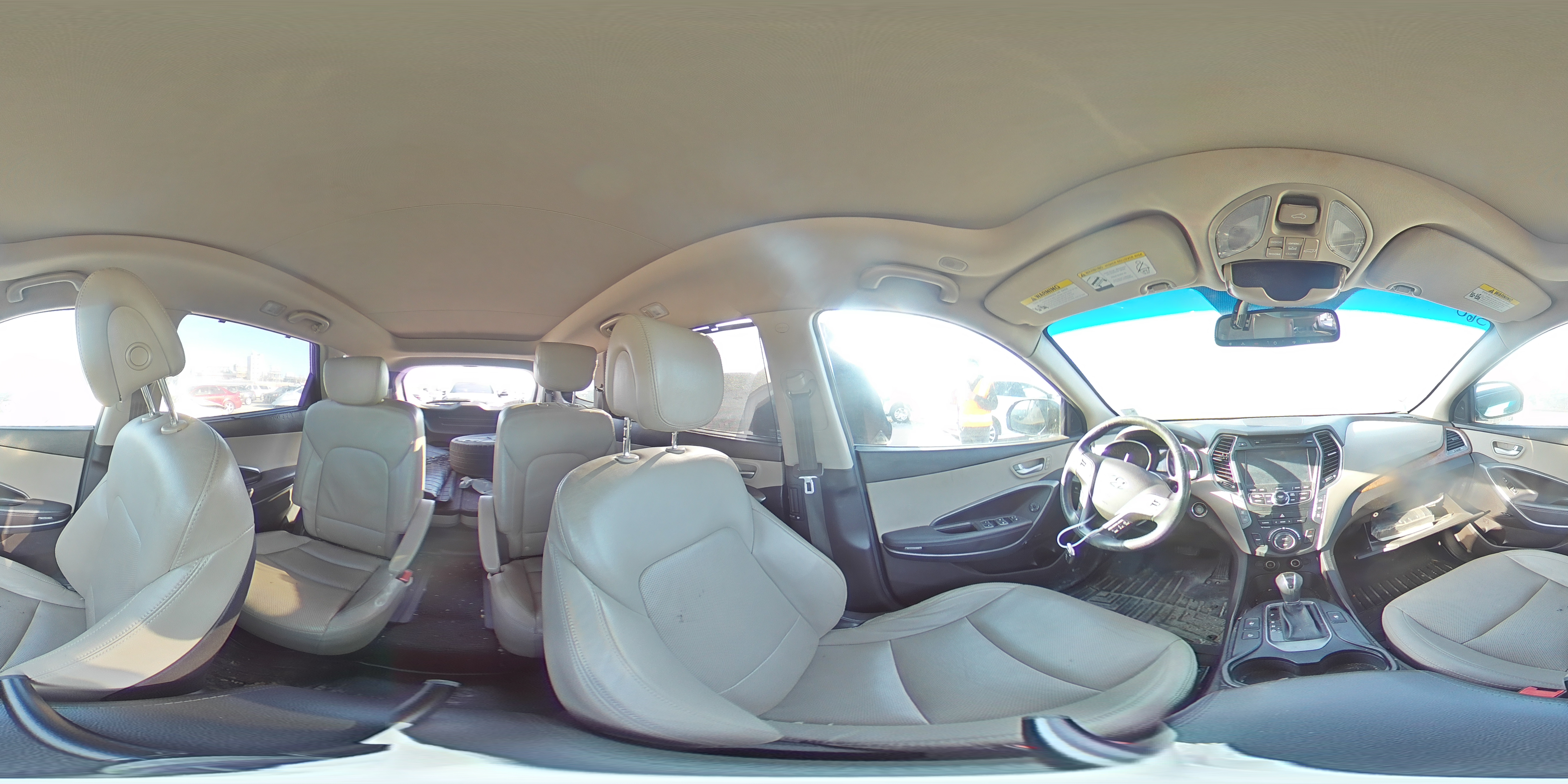 2015 Hyundai Santa Fe - Image 13