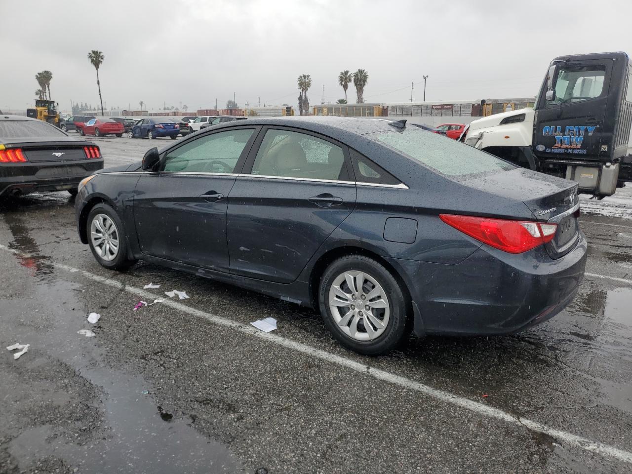 2013 Hyundai Sonata - Image 2