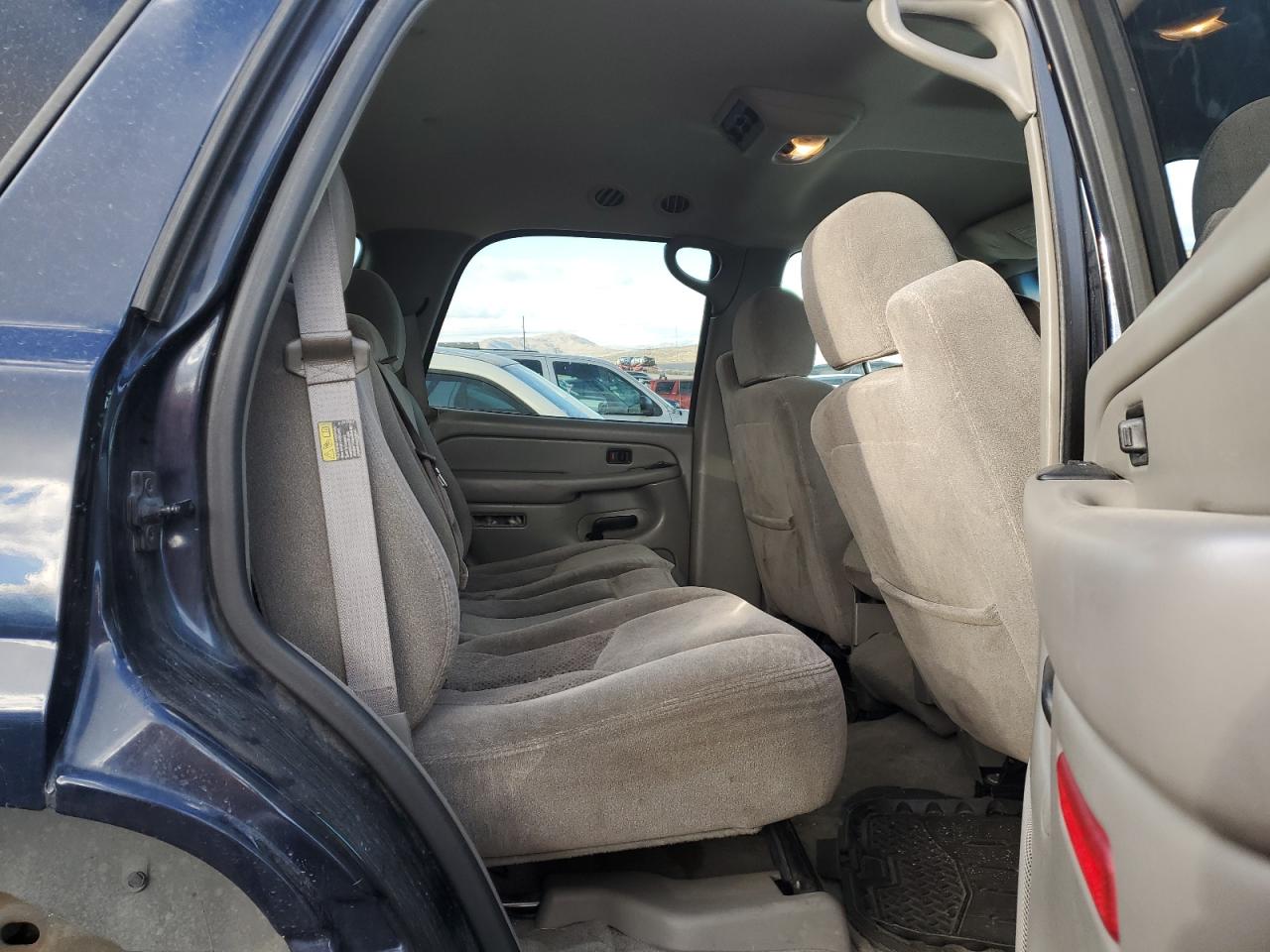2004 Chevrolet Tahoe - Image 11